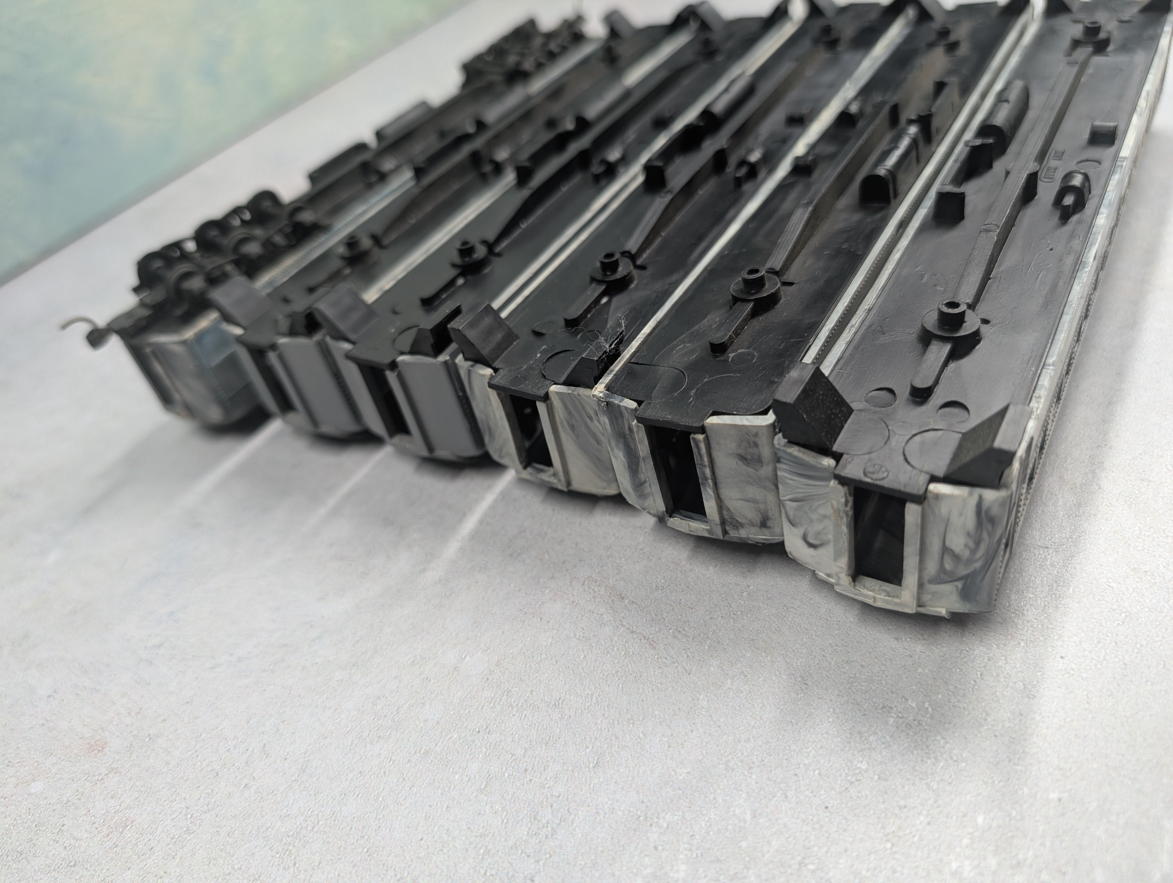 USED PENN LINE HO Scale Lot of Undecorated Passenger Cars (6 pcs)