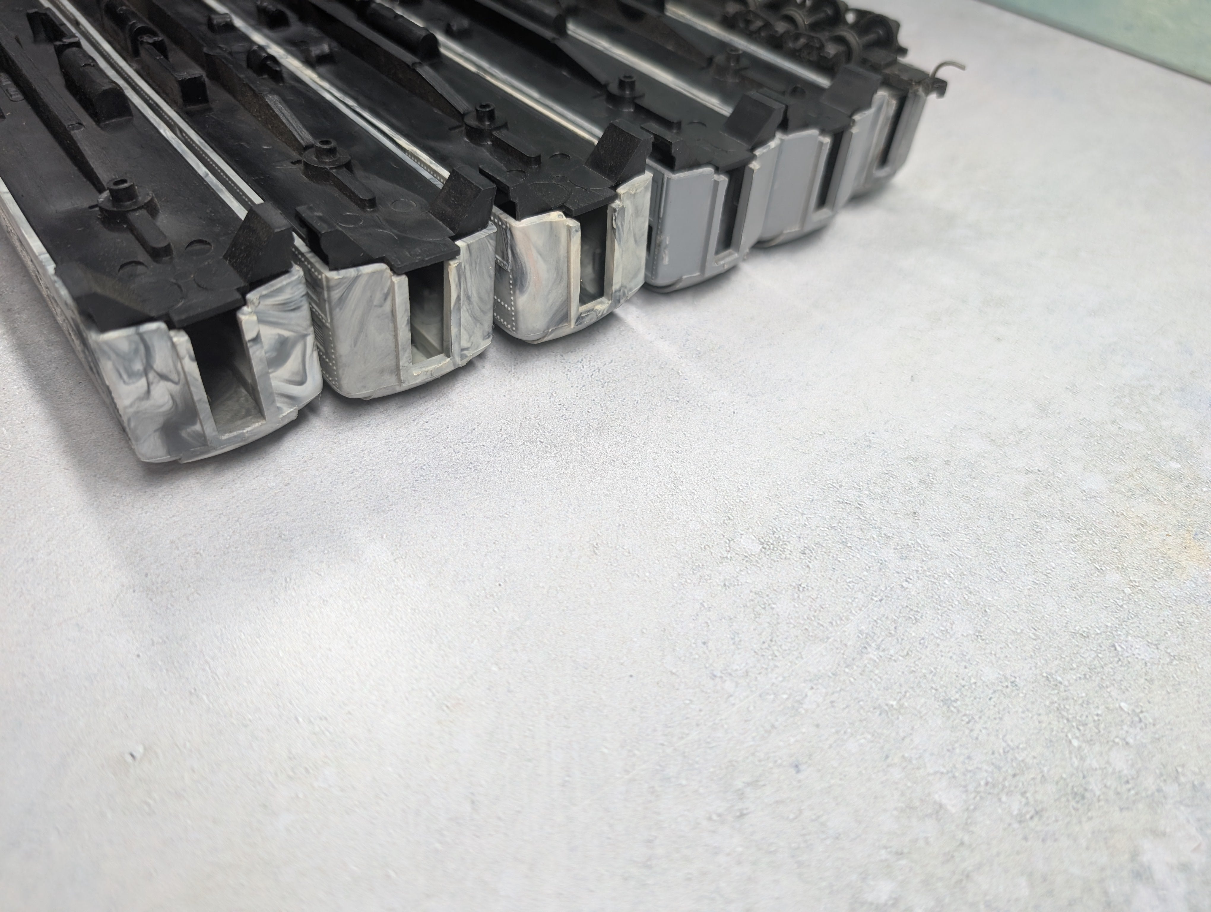 USED PENN LINE HO Scale Lot of Undecorated Passenger Cars (6 pcs)