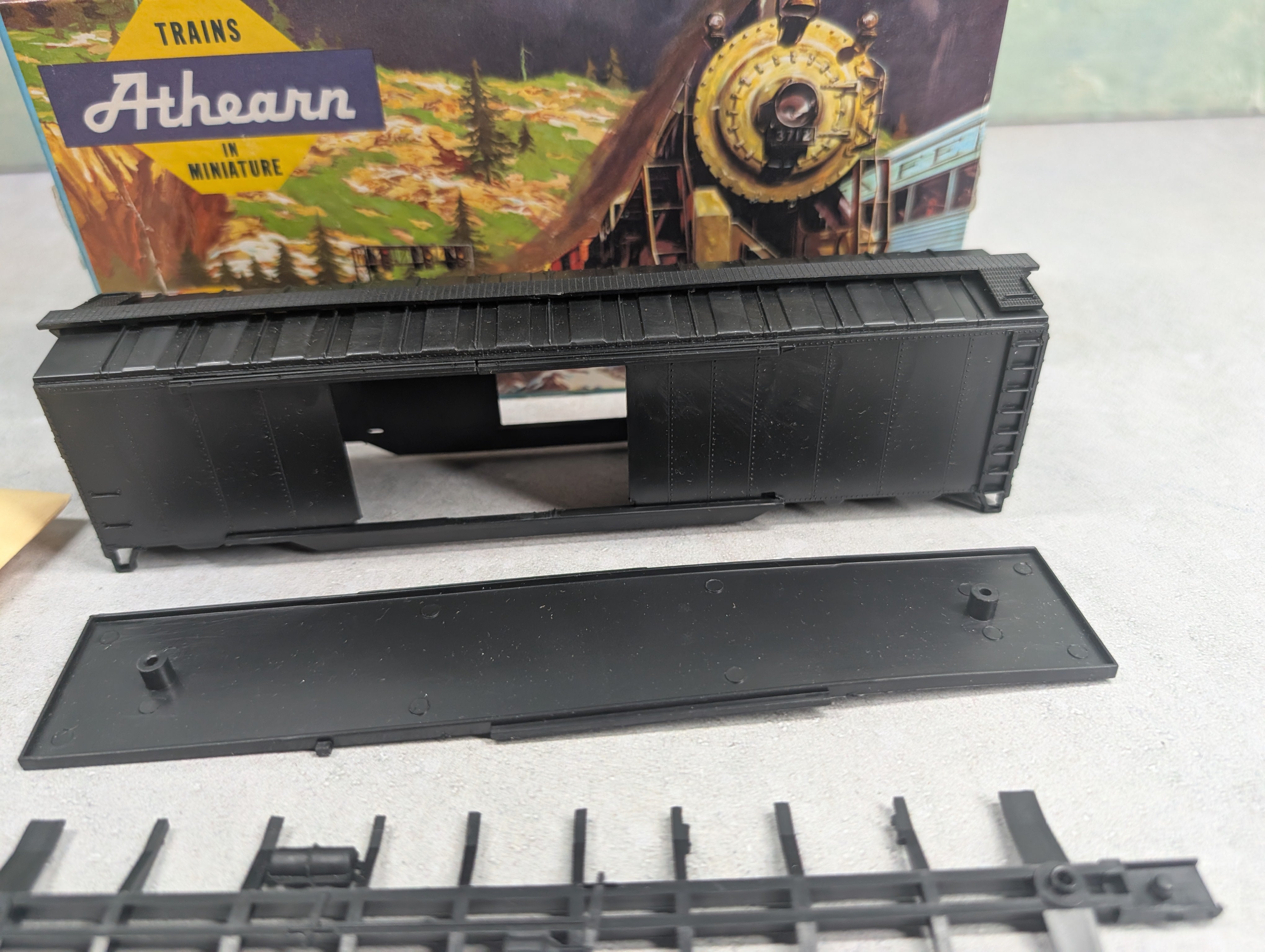 USED Athearn 1309 HO Scale 50' DD Box Car Undecorated Black KIT