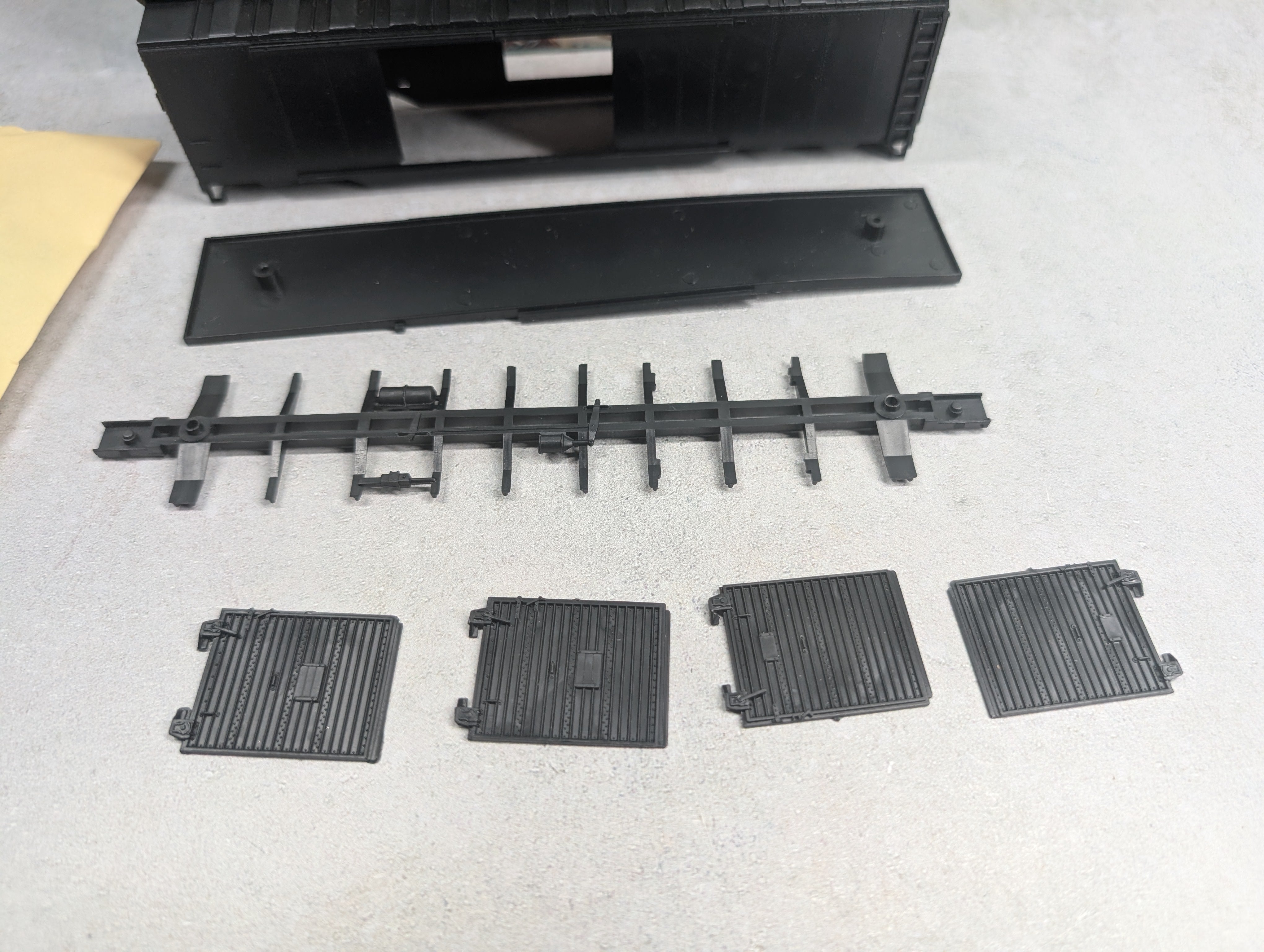 USED Athearn 1309 HO Scale 50' DD Box Car Undecorated Black KIT