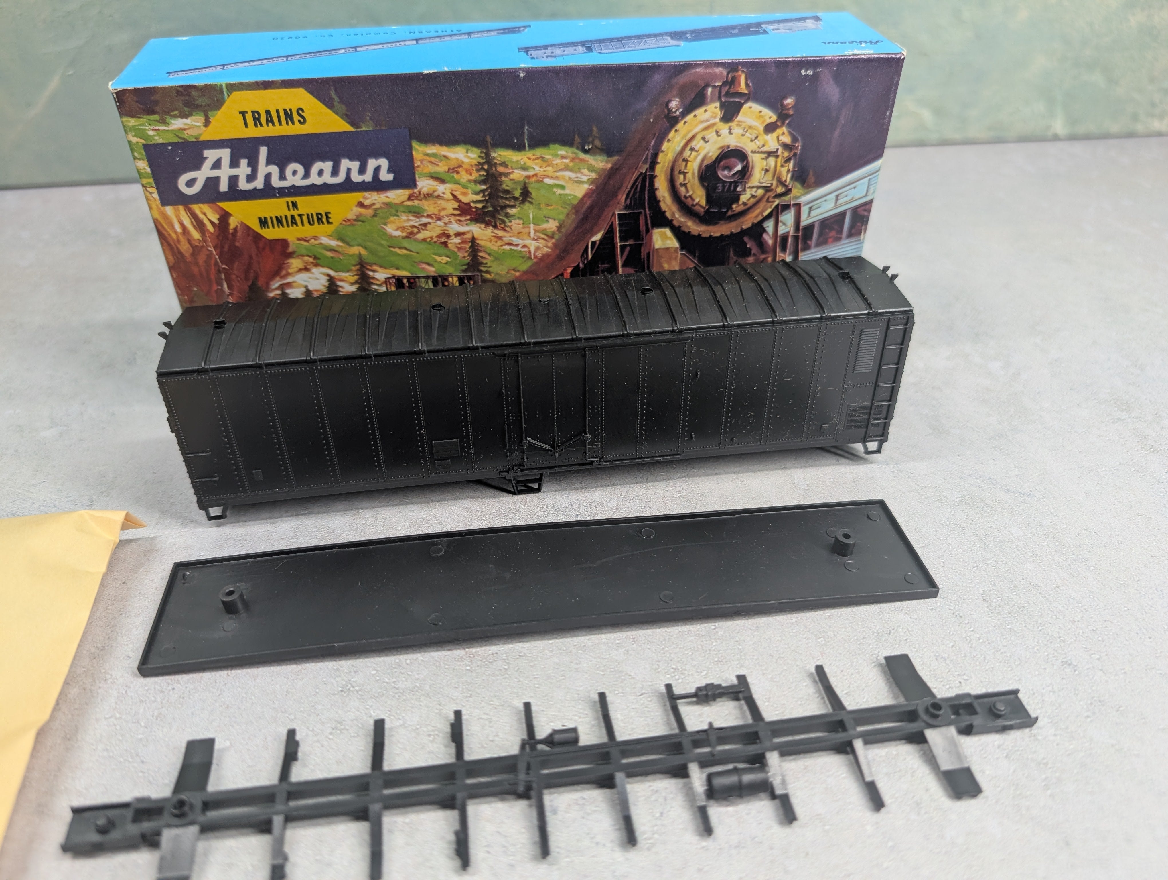 USED Athearn 1624 HO Scale 50' Reefer Box Car Undecorated Black KIT