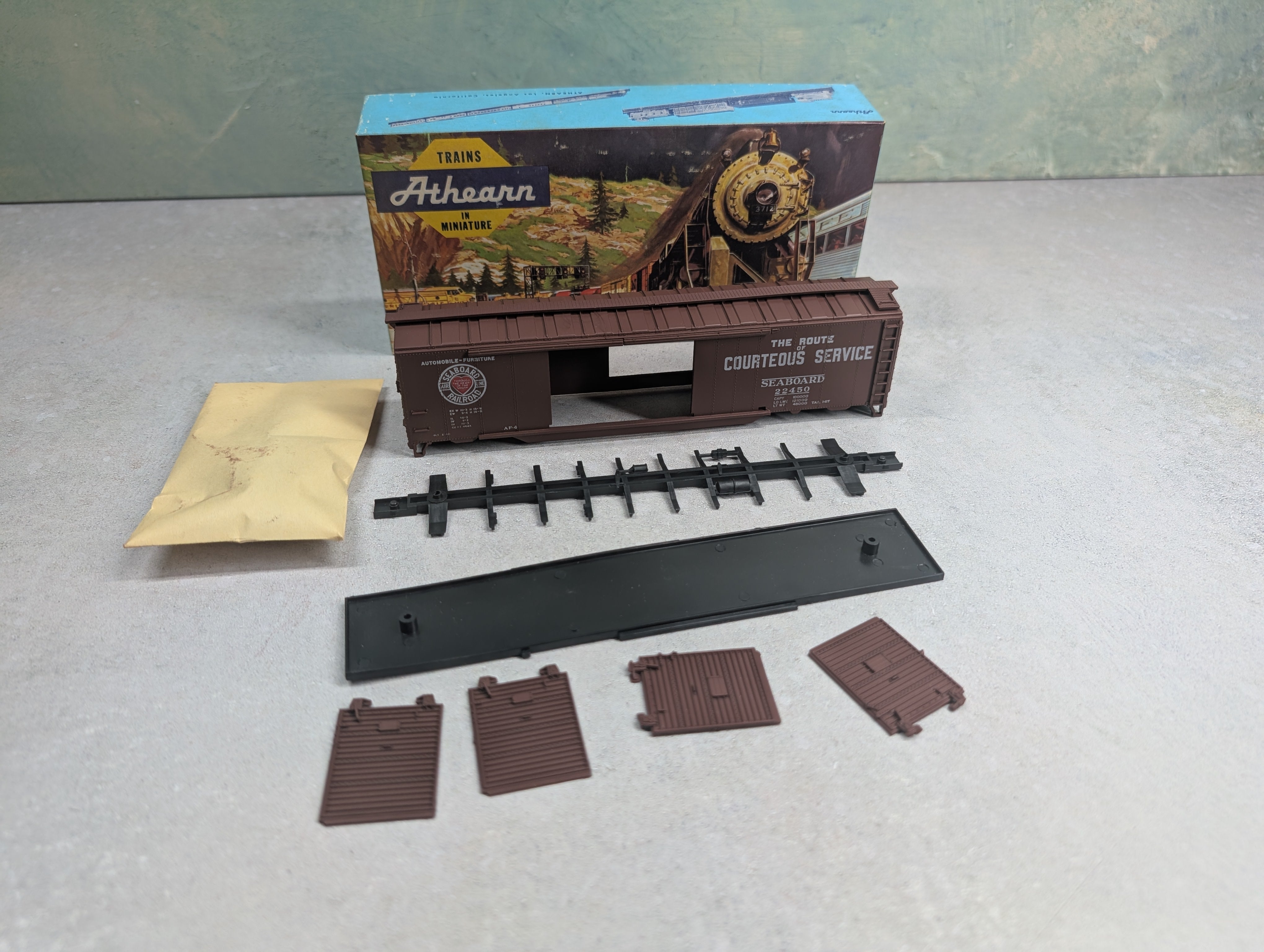USED Athearn 5041 HO Scale 50' Auto Box Car Seaboard Air Line #22450 KIT