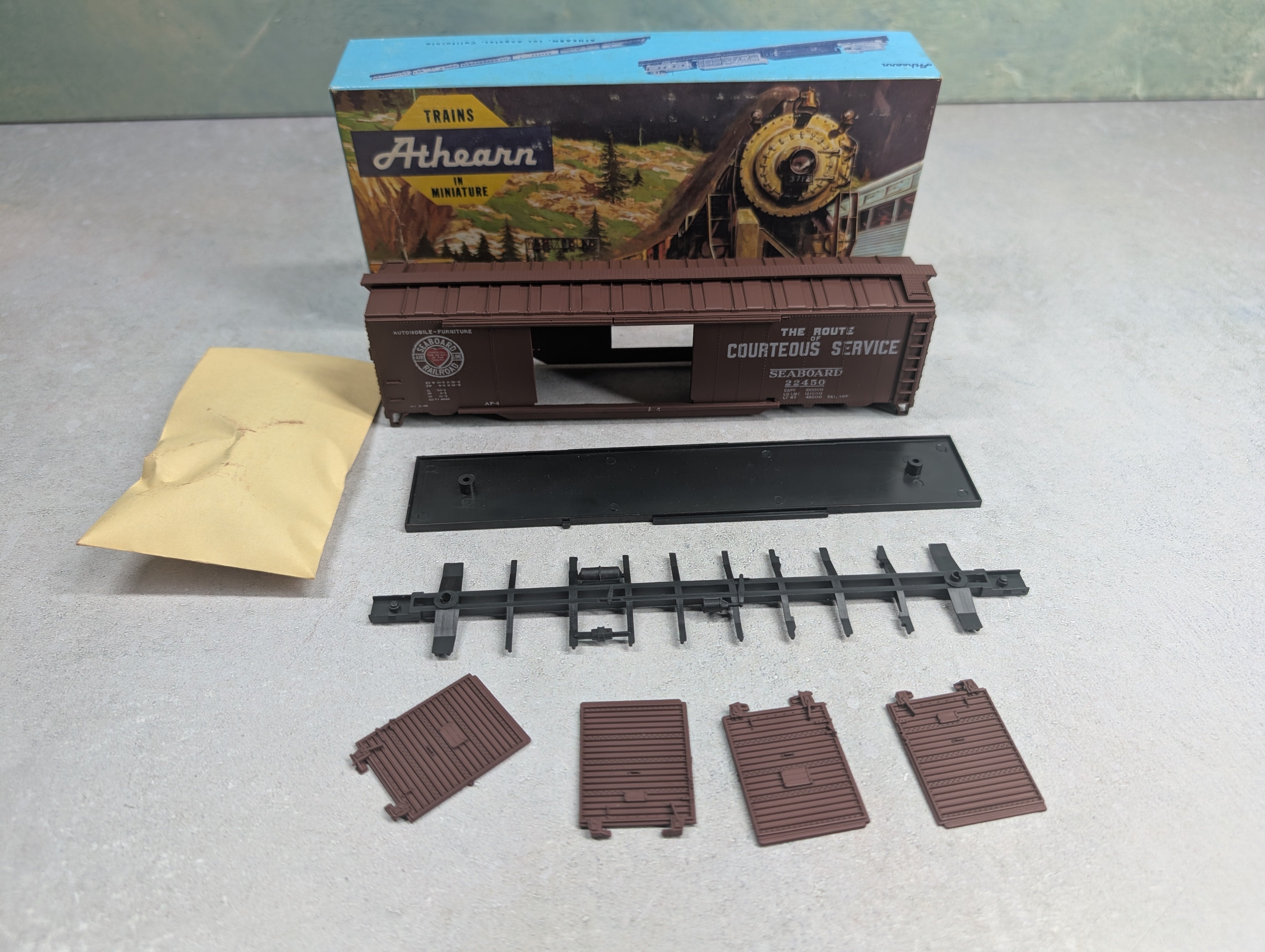 USED Athearn 5041 HO Scale 50' Auto Box Car Seaboard Air Line #22450 KIT