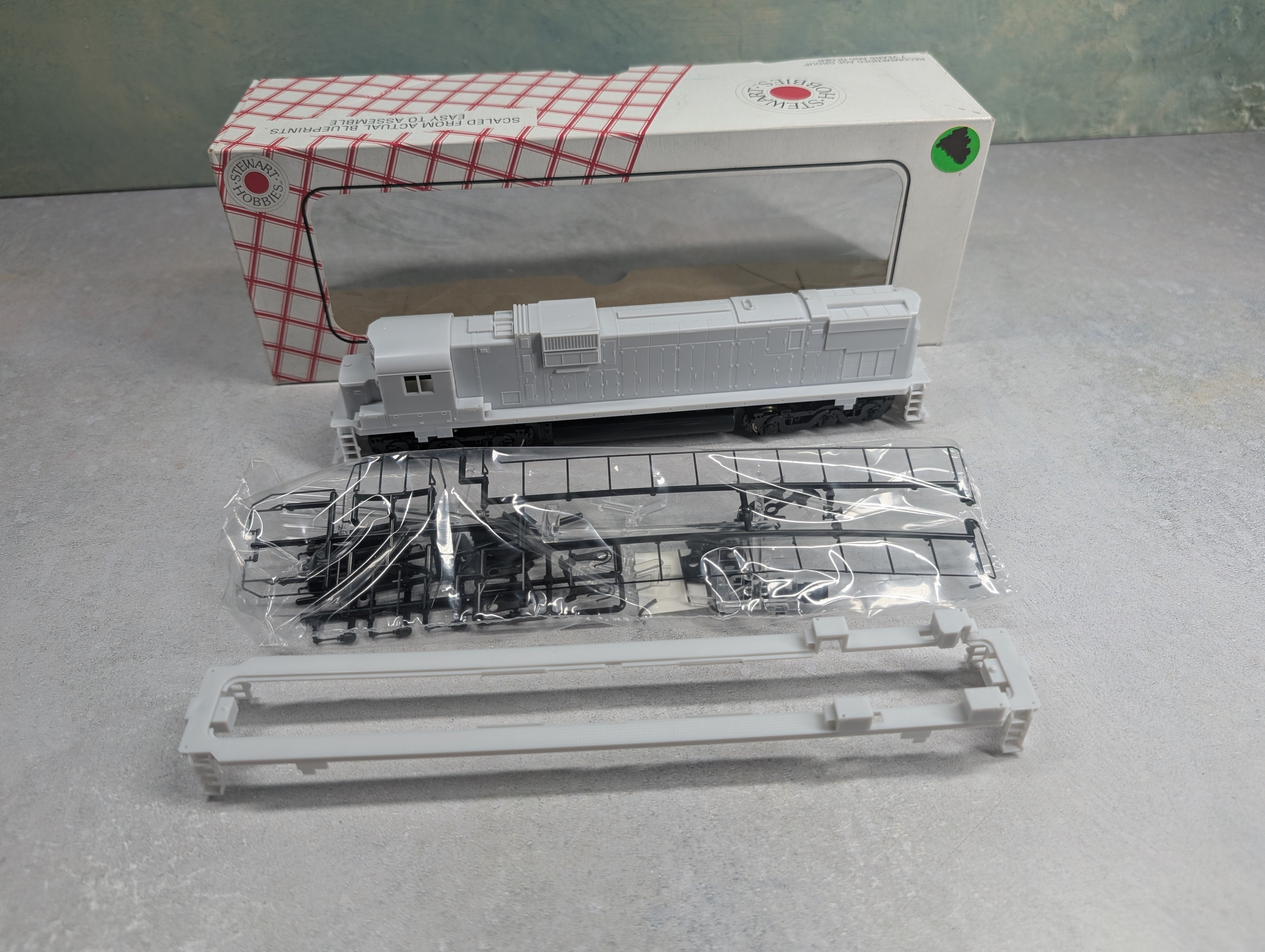 USED Stewart Hobbies 6300 HO Scale Alco Century 630 Diesel Locomotive Undecorated Single Sand Filler Runs Great DC KIT