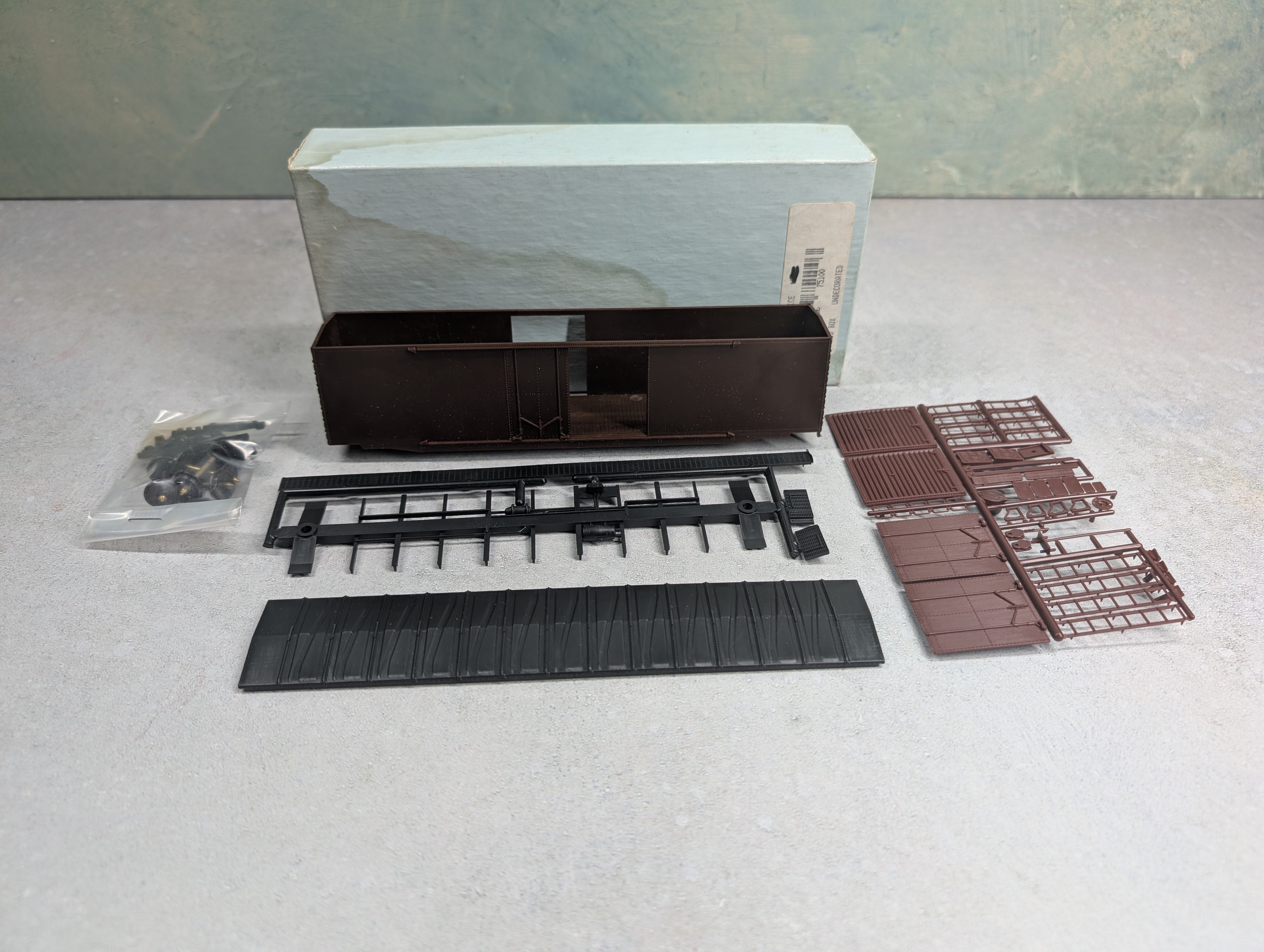 USED Front Range Products HO Scale 50' DD Box Car Undecorated KIT