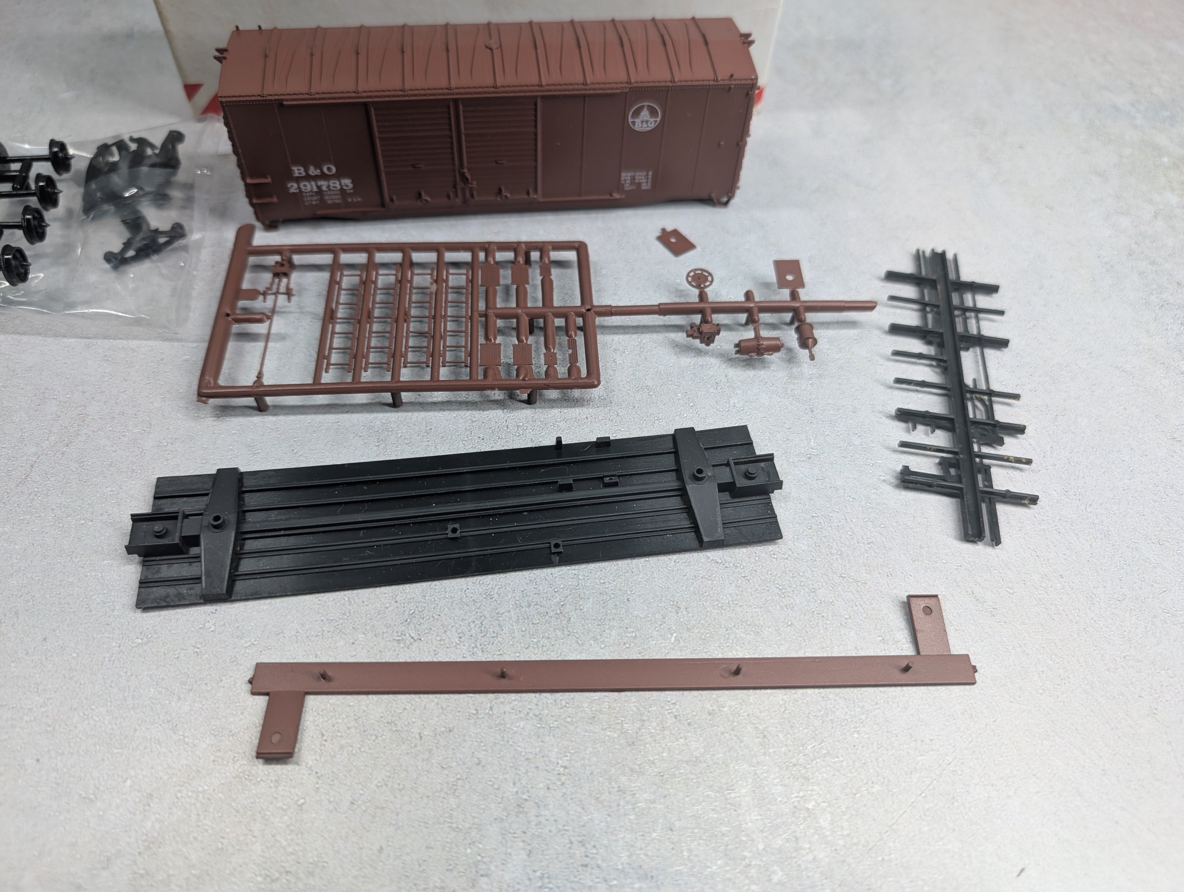 USED MCKEAN HO Scale 40' Box Car Baltimore and Ohio B&O #291785 KIT