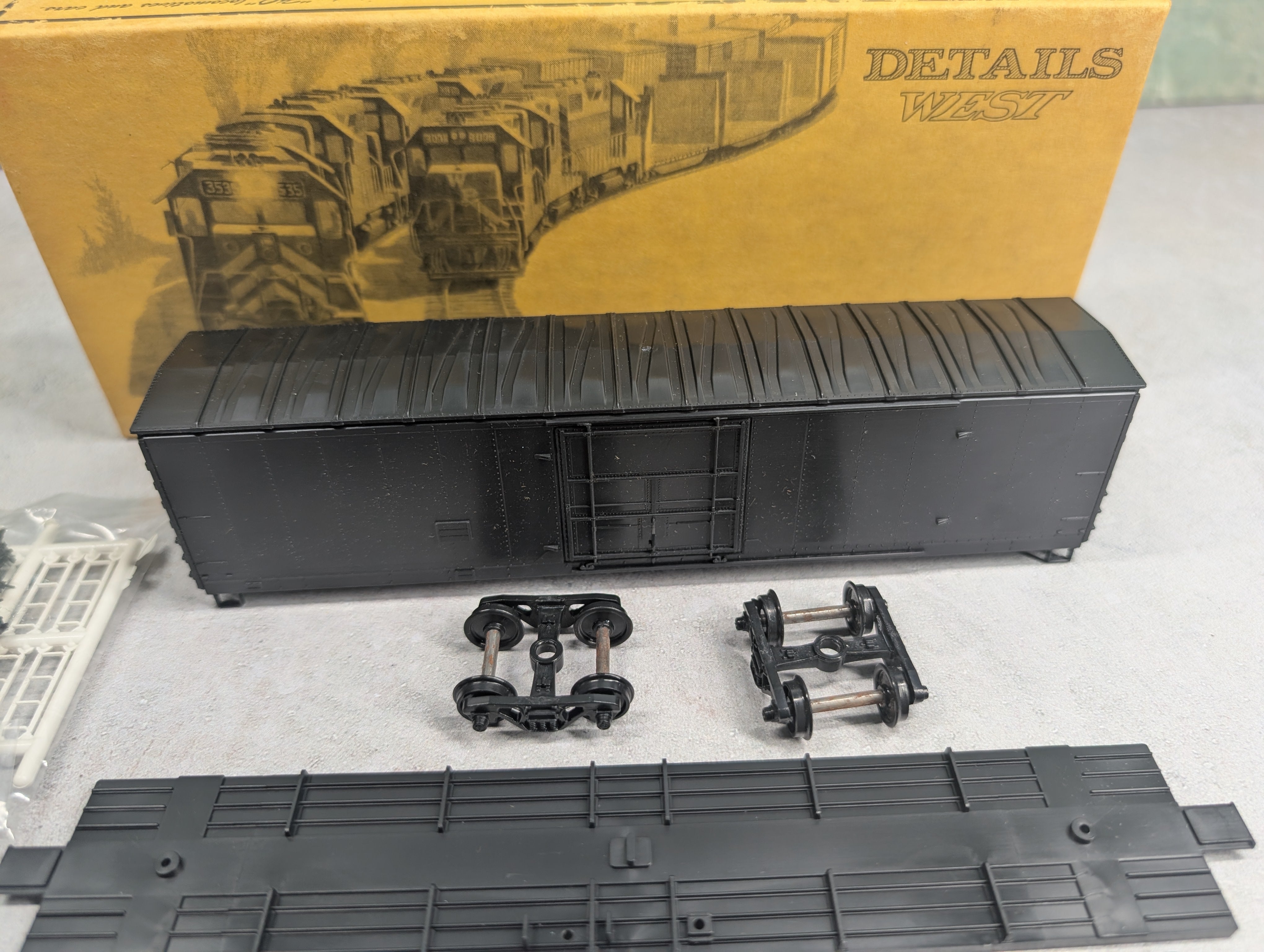 USED DETAILS WEST HO Scale 50' Insulated Box Car Undecorated KIT