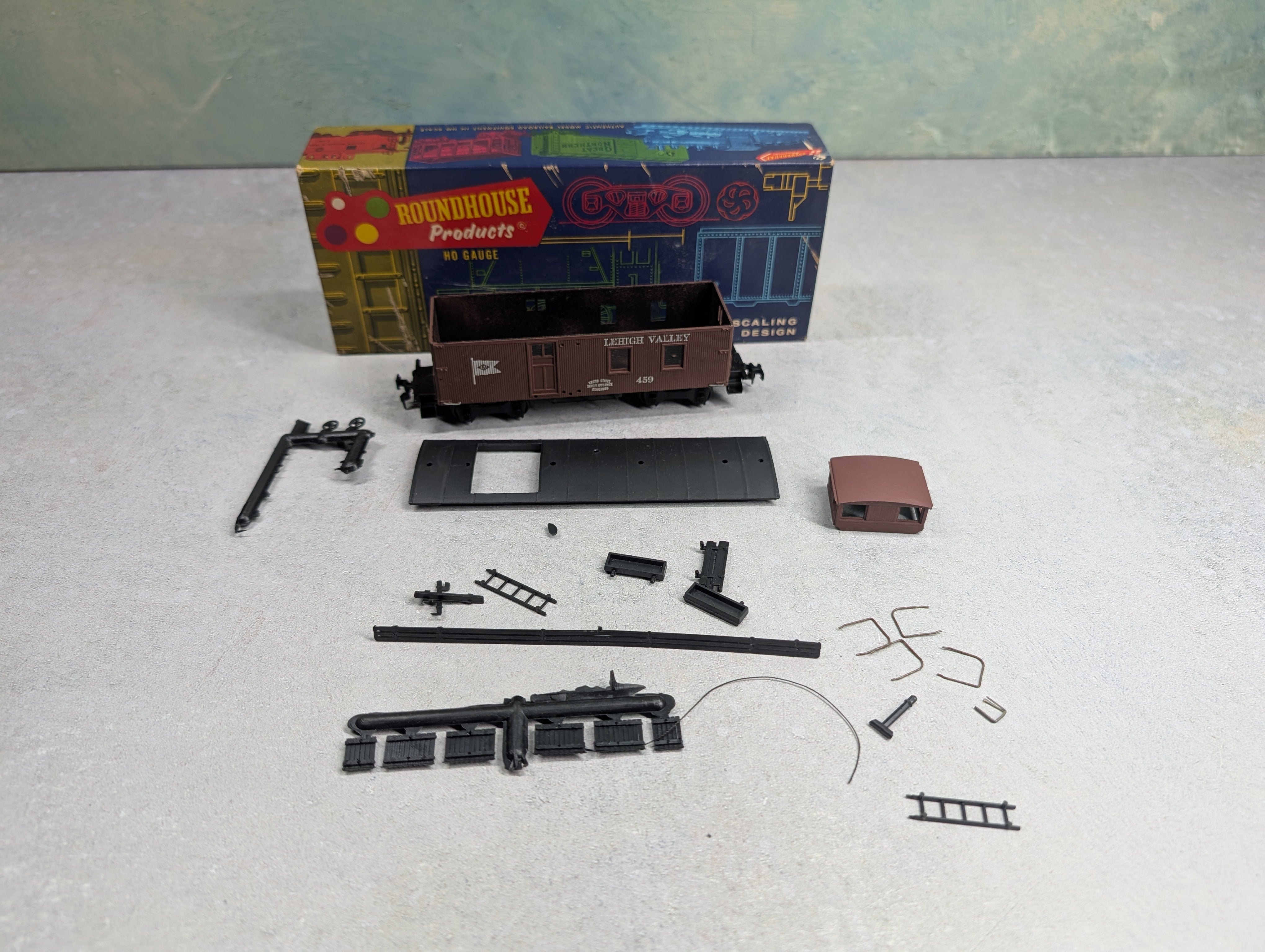 USED Roundhouse 3404 HO Scale Caboose Lehigh Valley #459