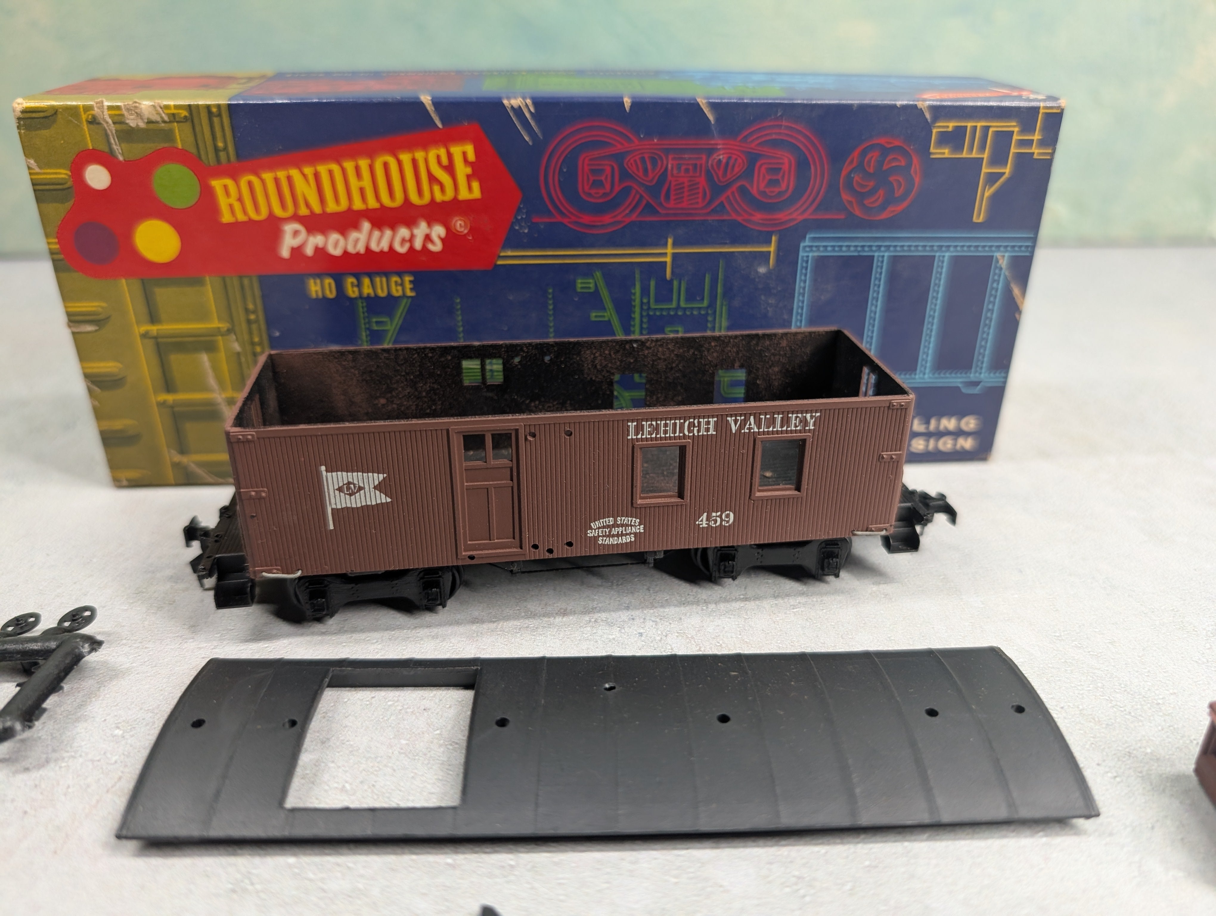 USED Roundhouse 3404 HO Scale Caboose Lehigh Valley #459