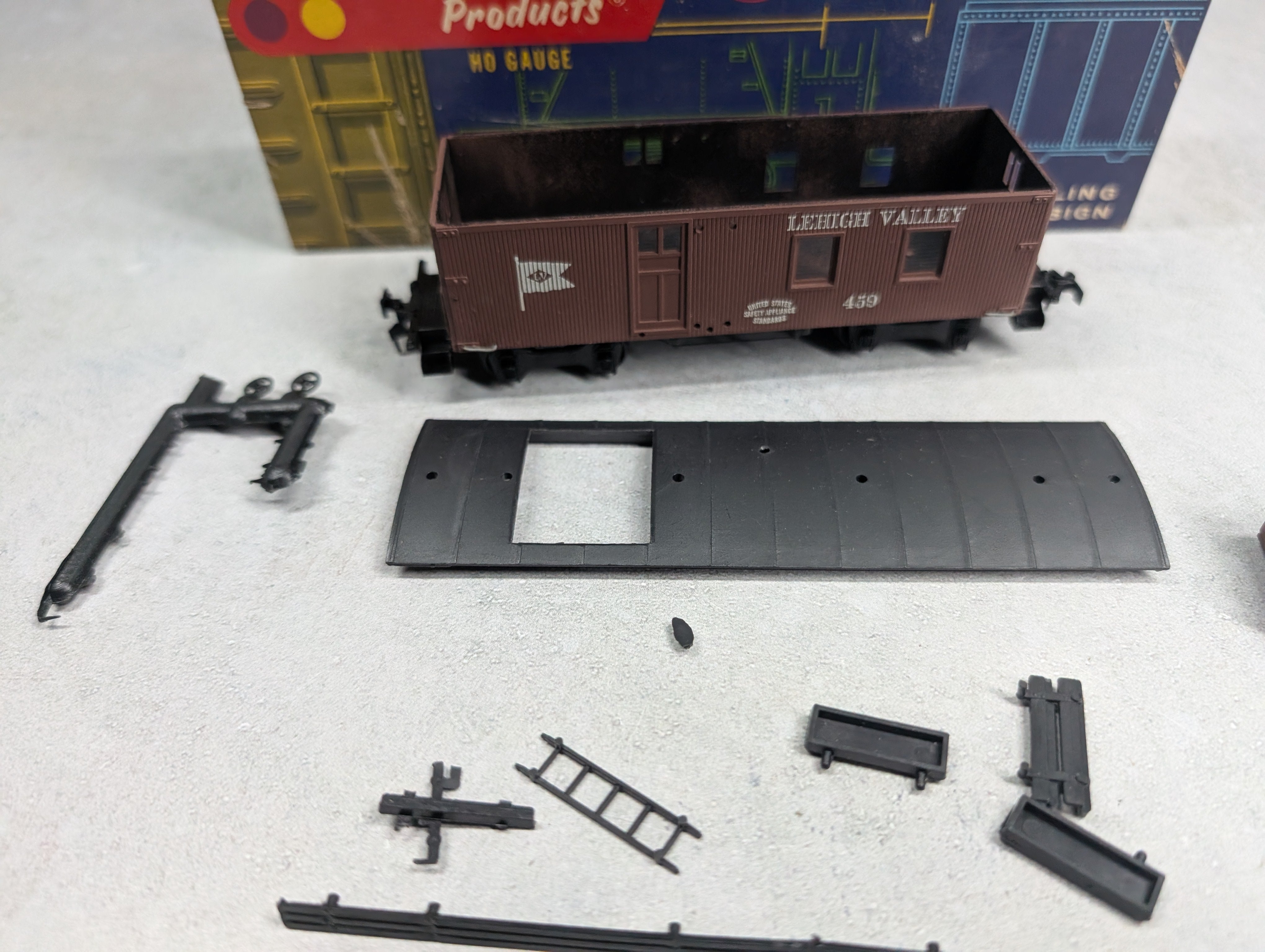 USED Roundhouse 3404 HO Scale Caboose Lehigh Valley #459