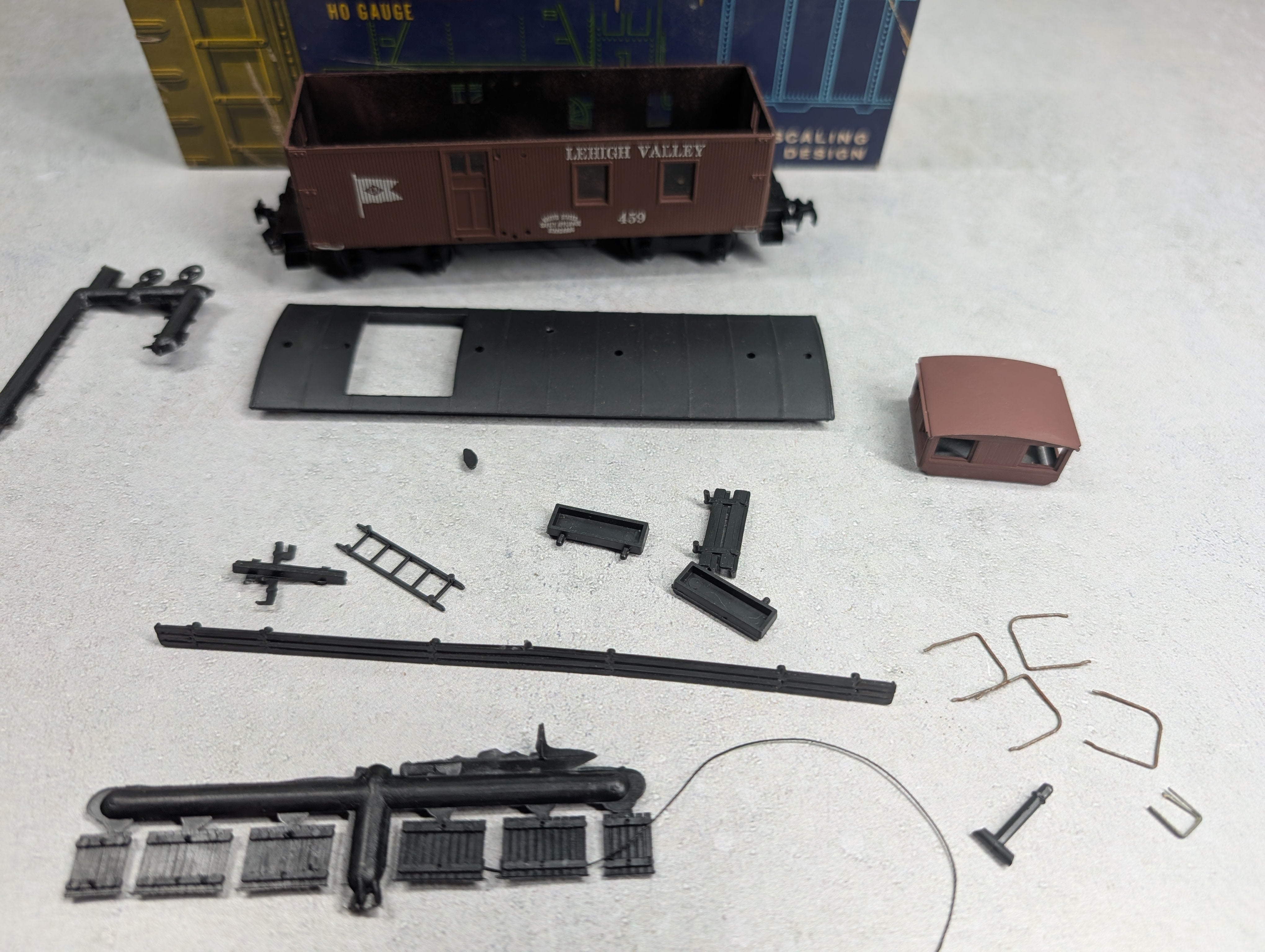 USED Roundhouse 3404 HO Scale Caboose Lehigh Valley #459