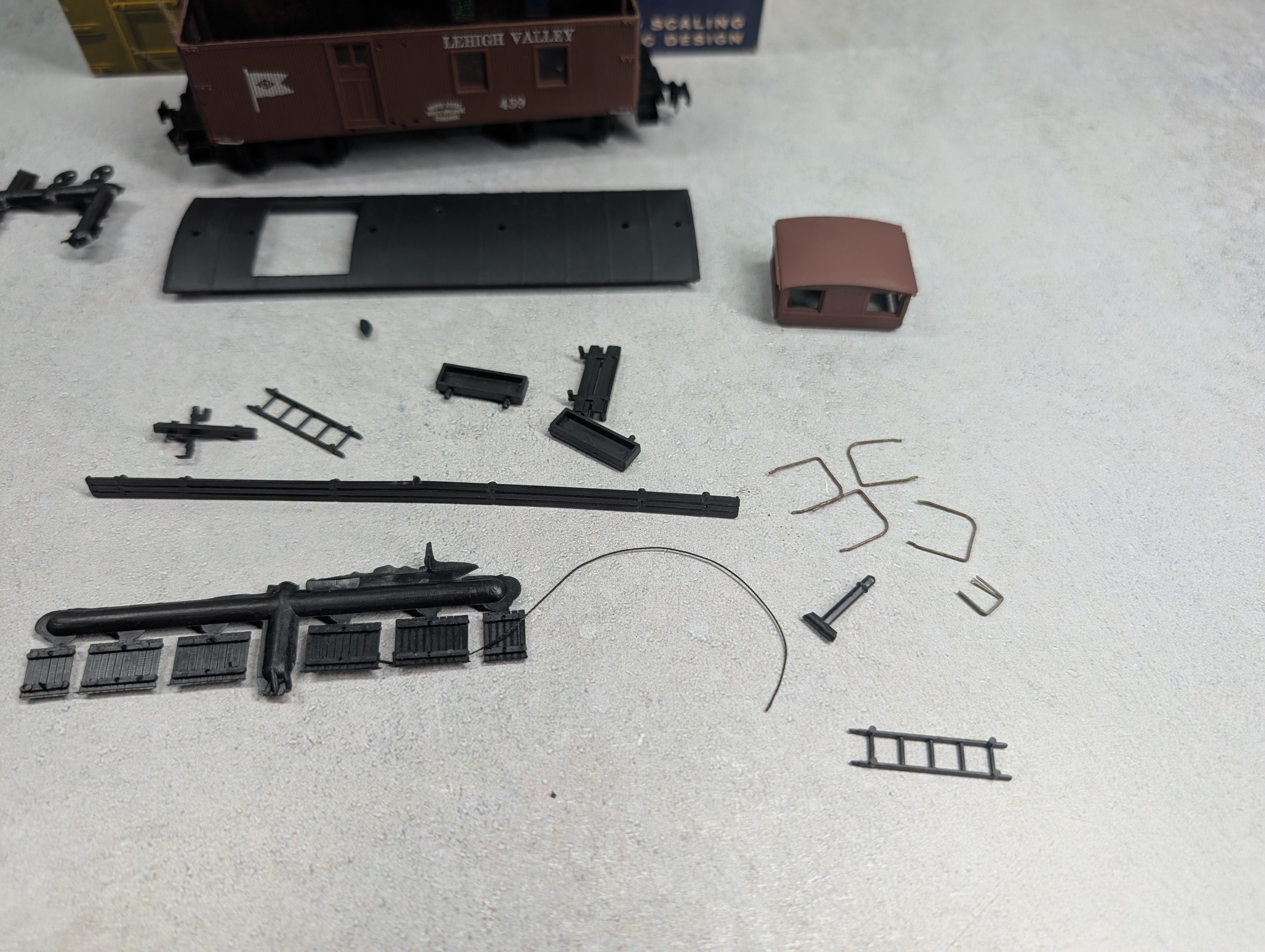 USED Roundhouse 3404 HO Scale Caboose Lehigh Valley #459