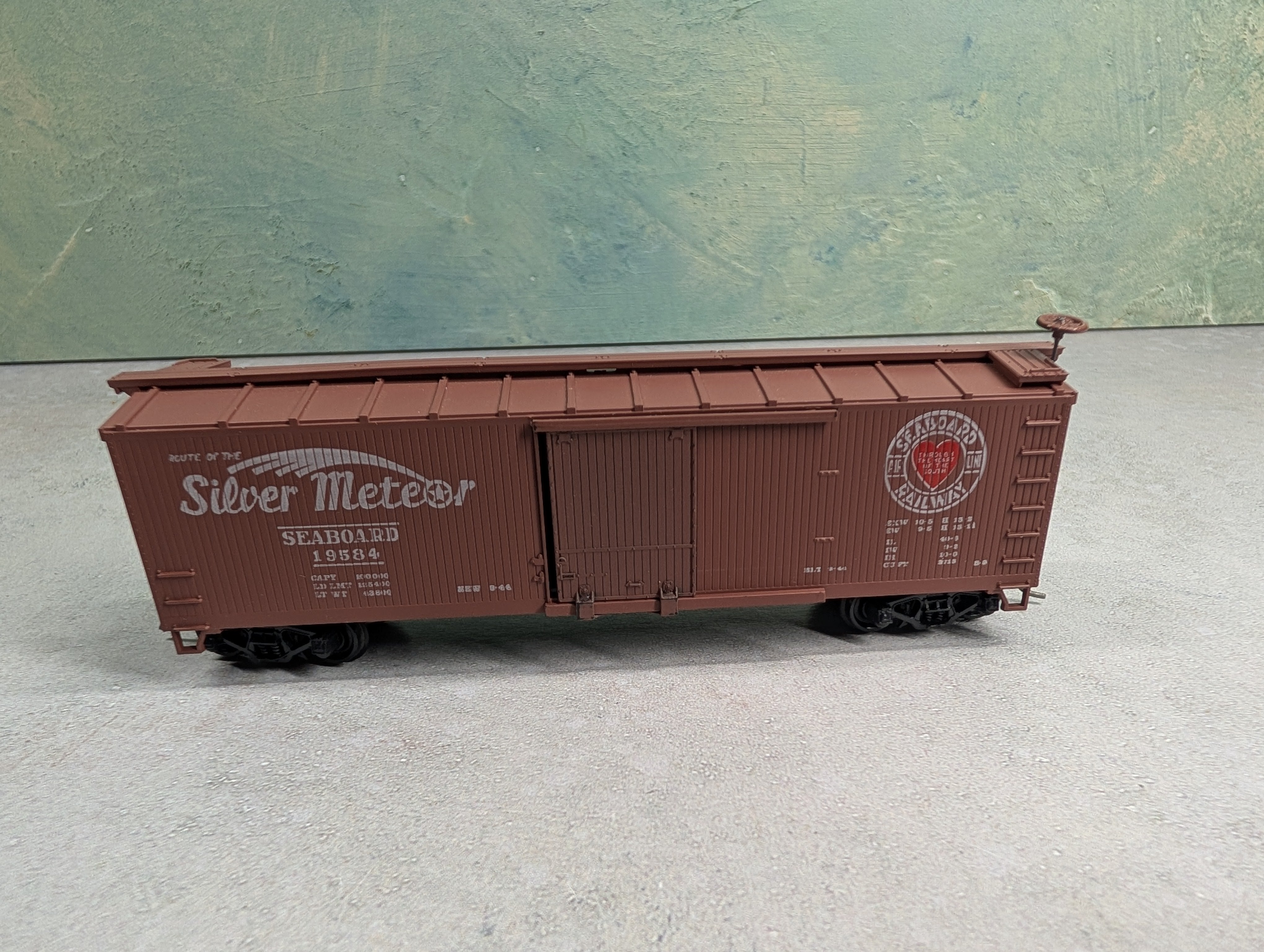 USED TRAIN MINIATURE HO Scale Box Car Seaboard Air Line #19584 Silver Meteor