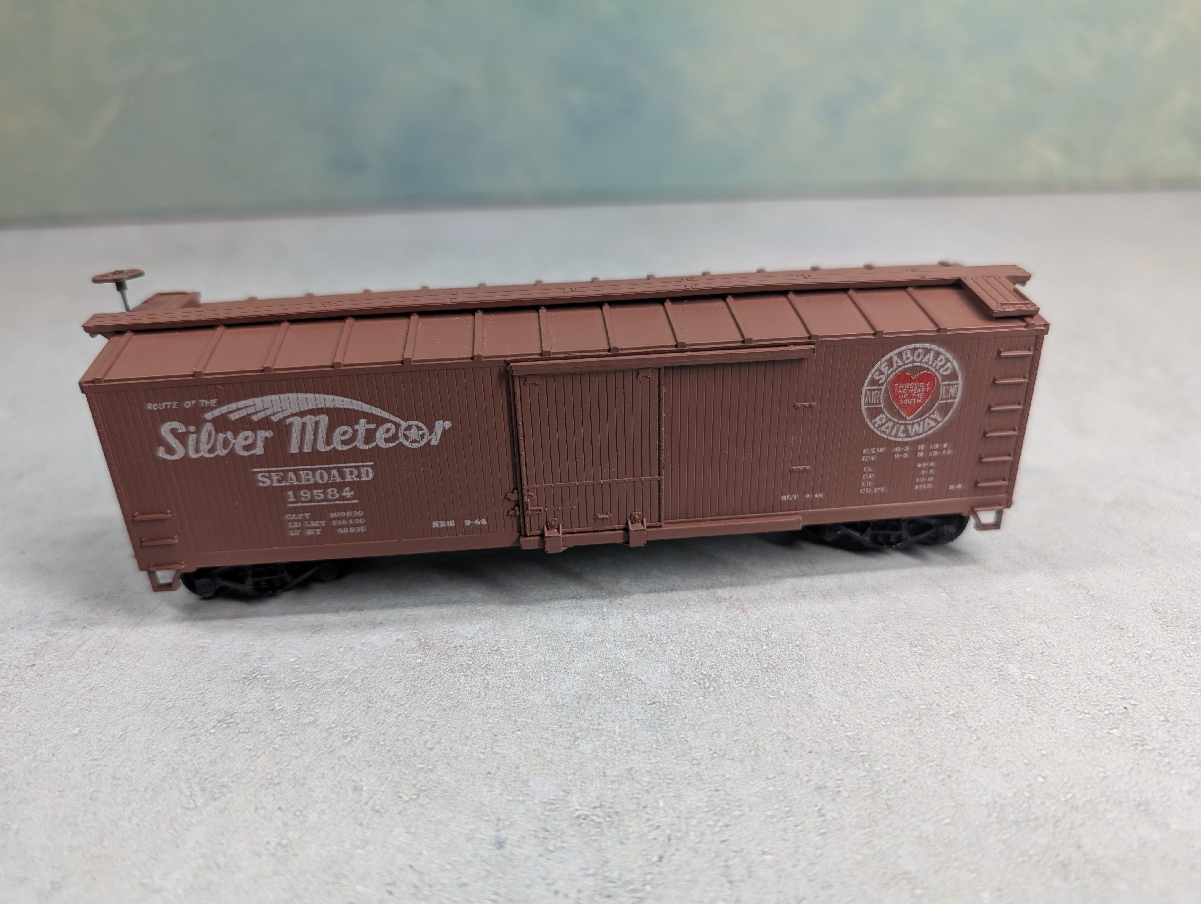 USED TRAIN MINIATURE HO Scale Box Car Seaboard Air Line #19584 Silver Meteor
