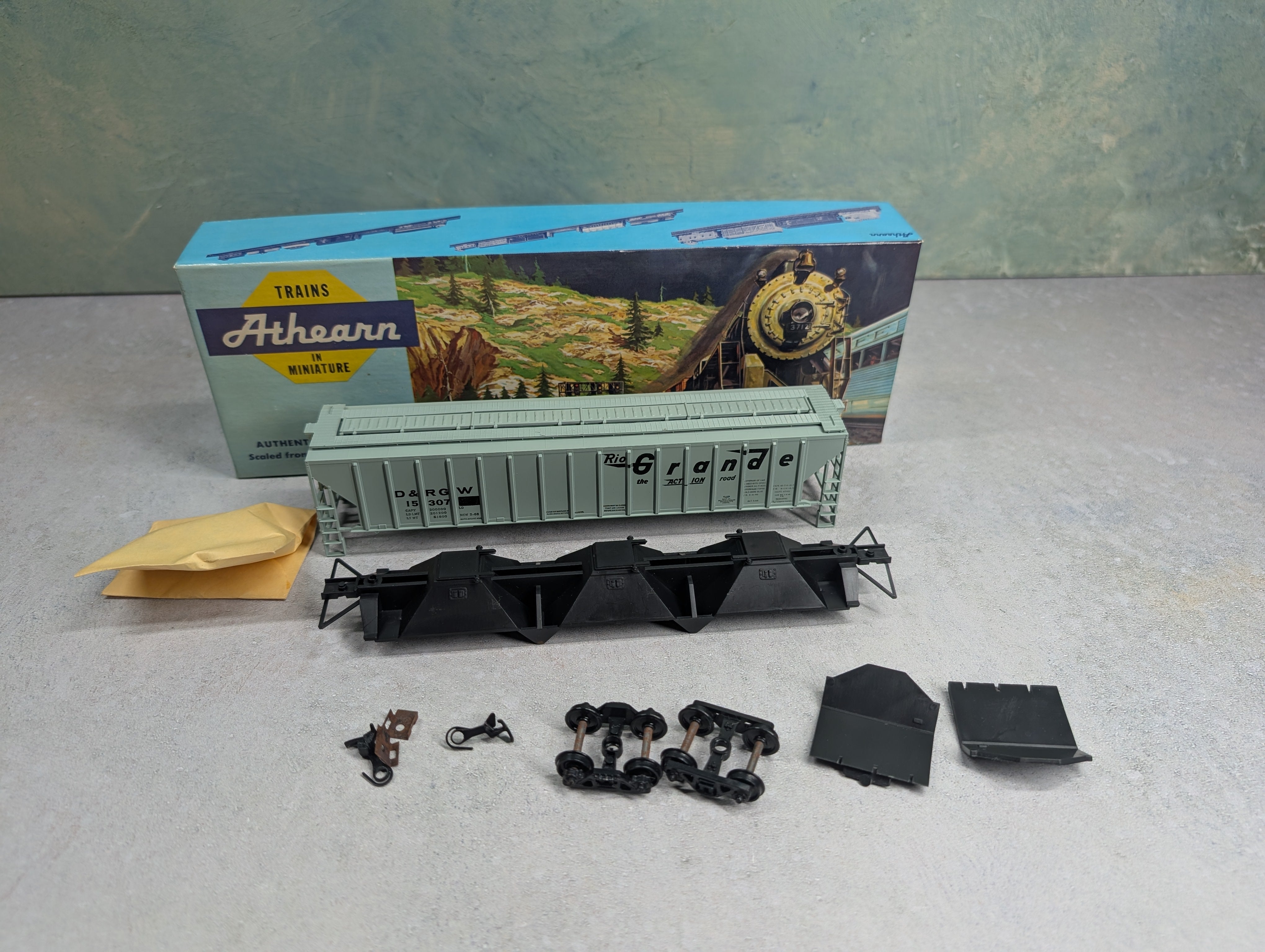 USED Athearn 5309 HO Scale 3-Bay Covered Hopper Rio Grande DRGW #15307