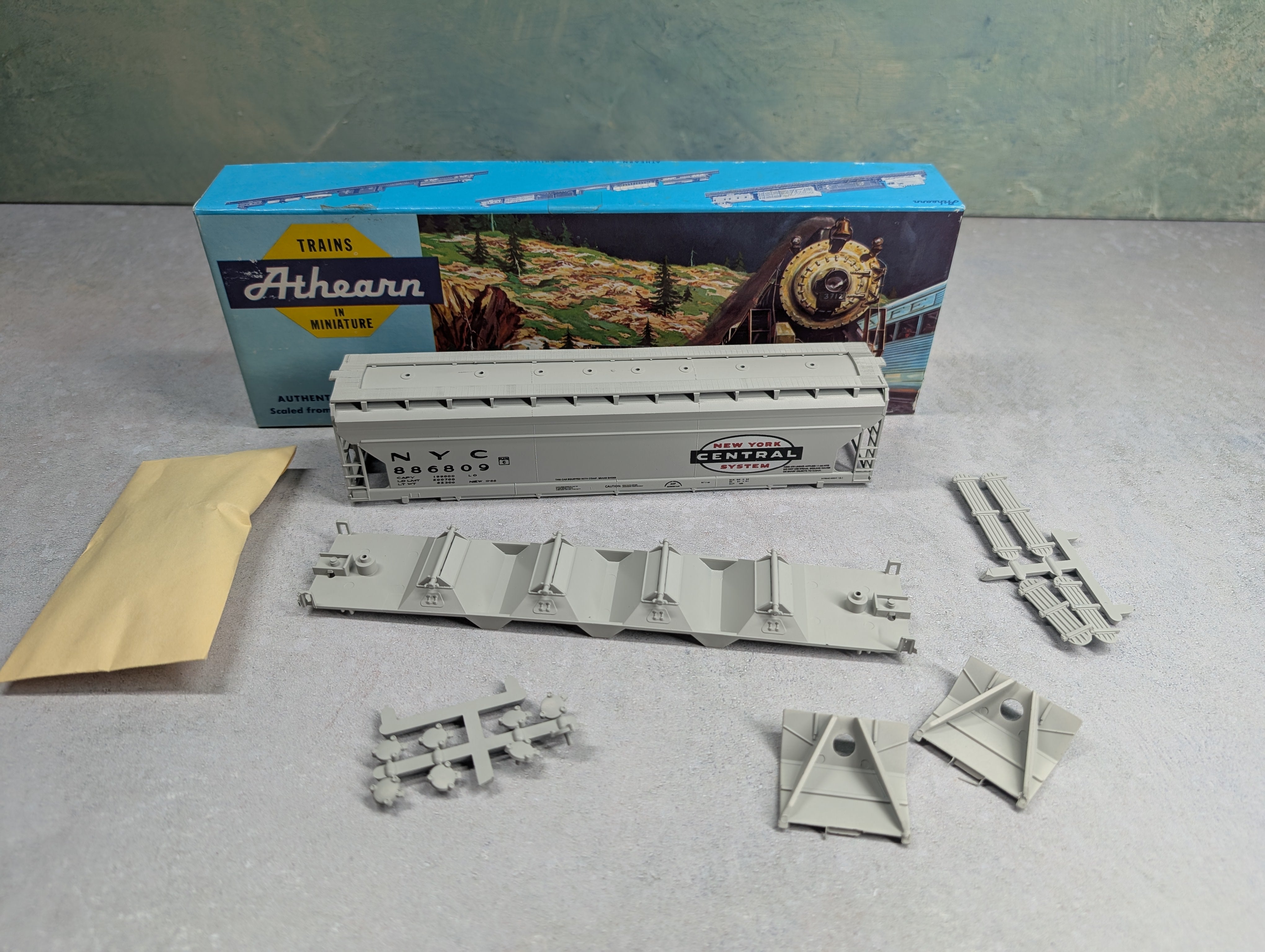 USED Athearn 338 HO Scale ACF Centerflow Hopper New York Central NYC #886809 Bev-Bel