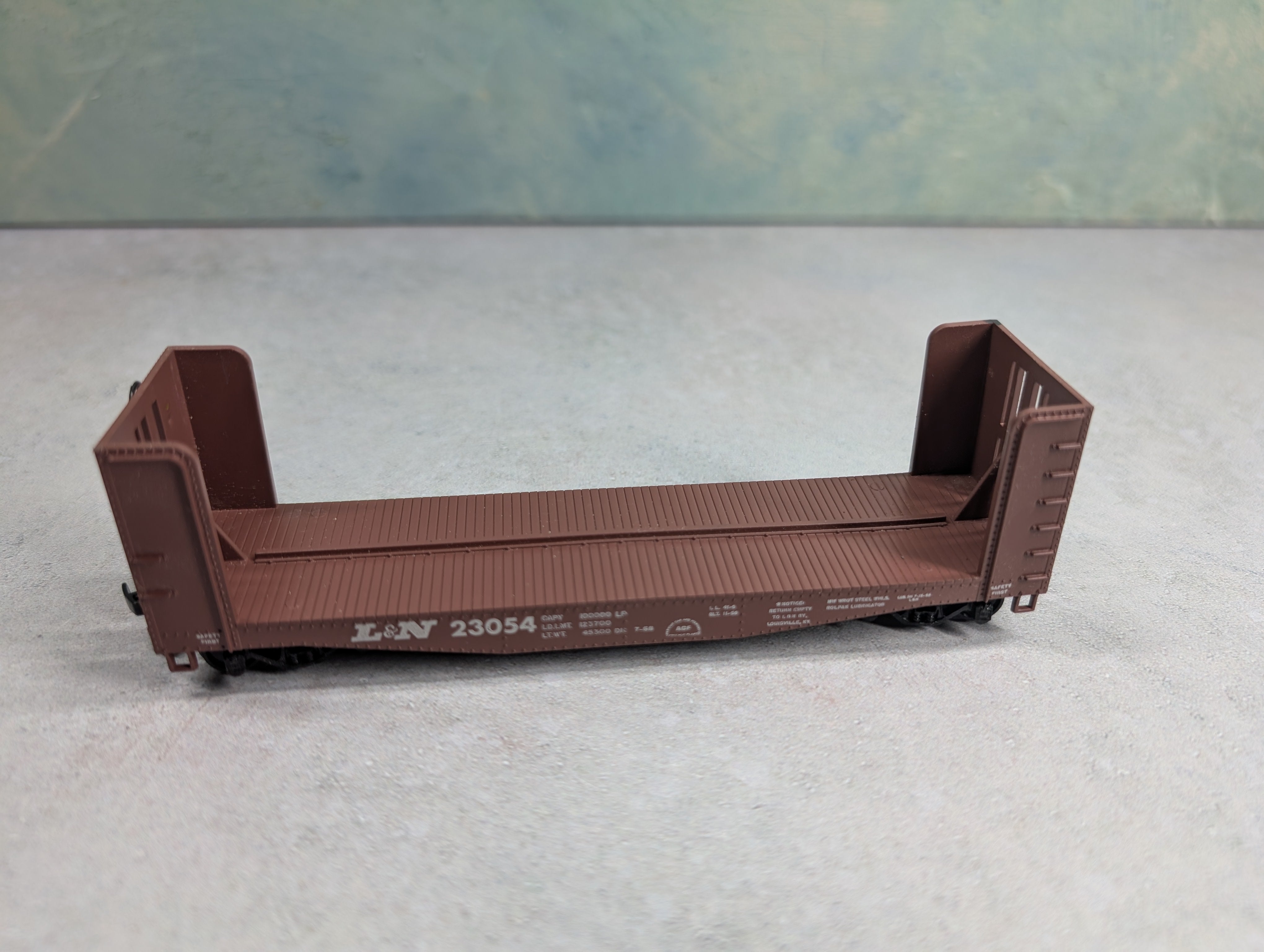 USED Athearn 1453 HO Scale Pulpwood Bulkhead Flat Car Louisville & Nashville L&N #23054