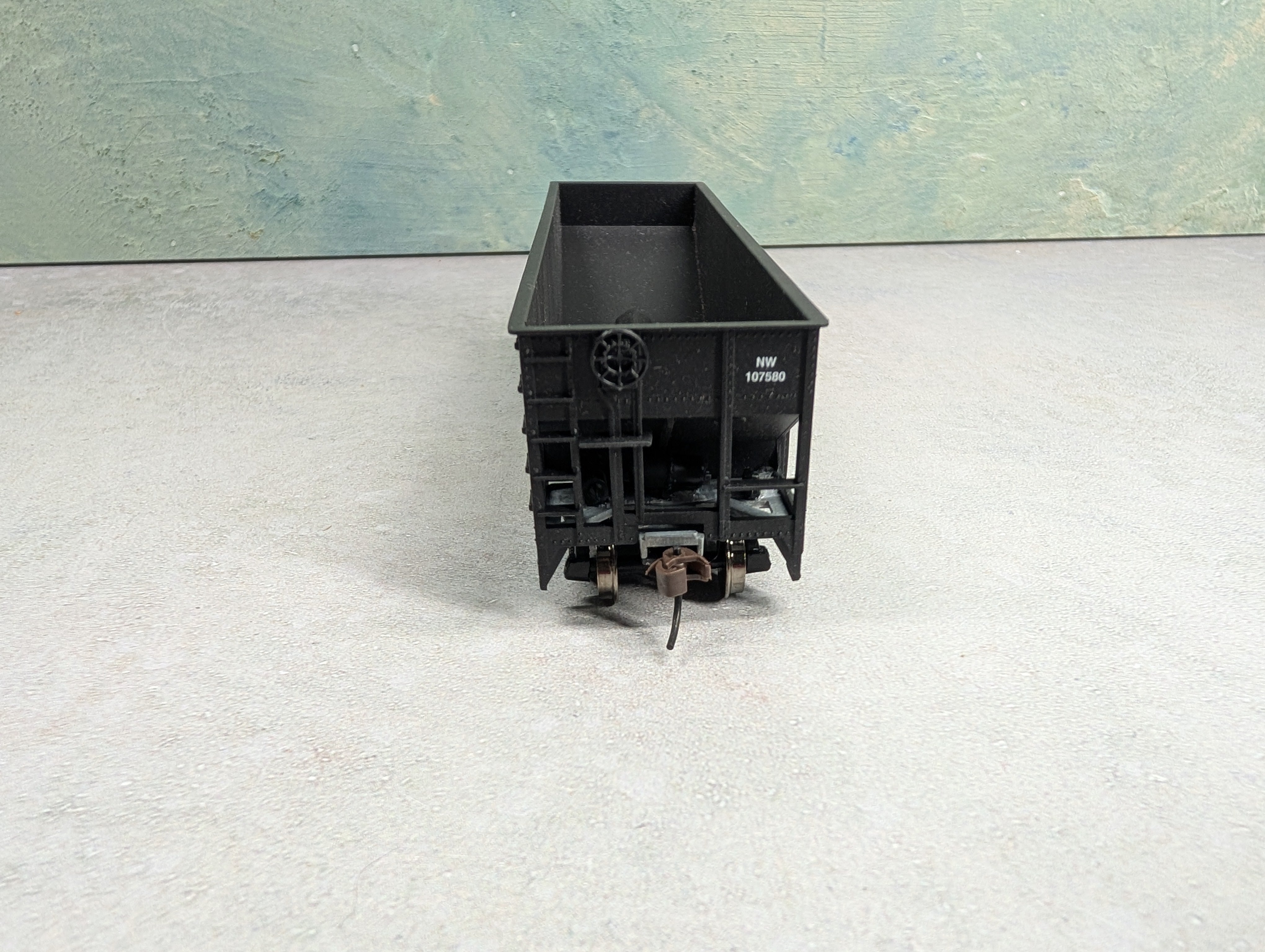 USED Athearn 23325 HO Scale 3 Bay Open Hopper Norfolk & Western NW #107580 EX Virginian, Roundhouse