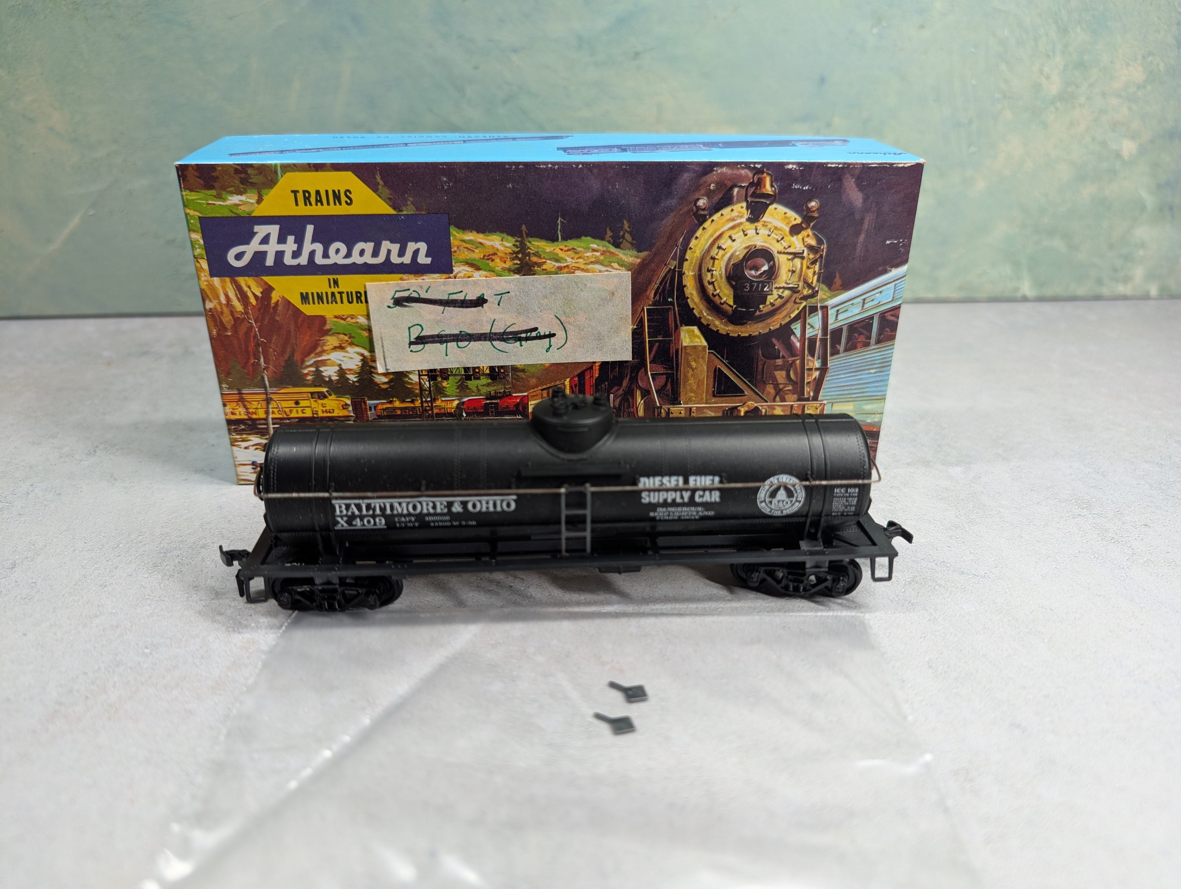 USED Athearn 1577 HO Scale Single Dome Tank Car Baltimore and Ohio #X409