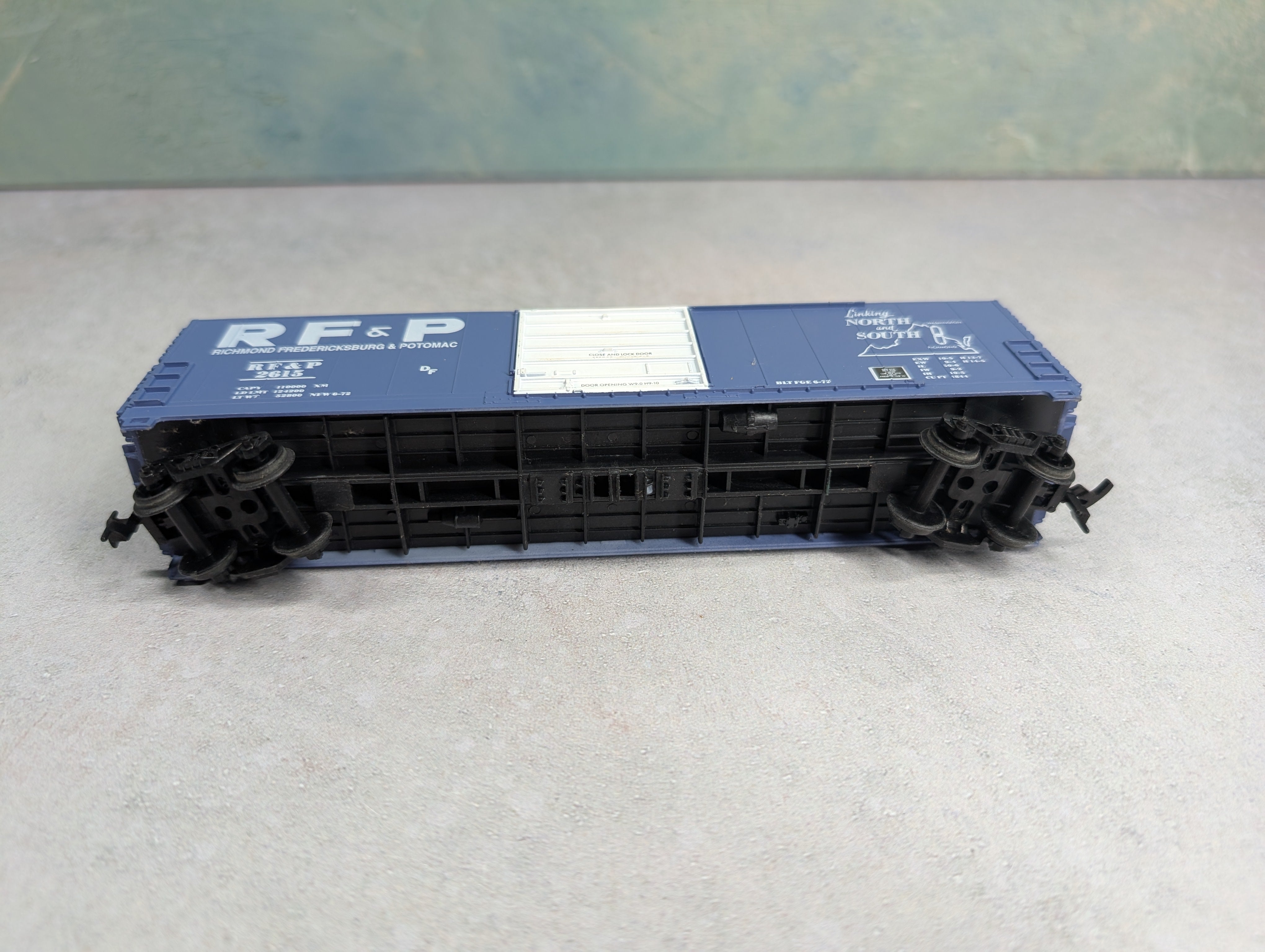 USED Life-Like HO Scale 50' Box Car Richmond, Fredericksburg and Potomac RF&P #2615