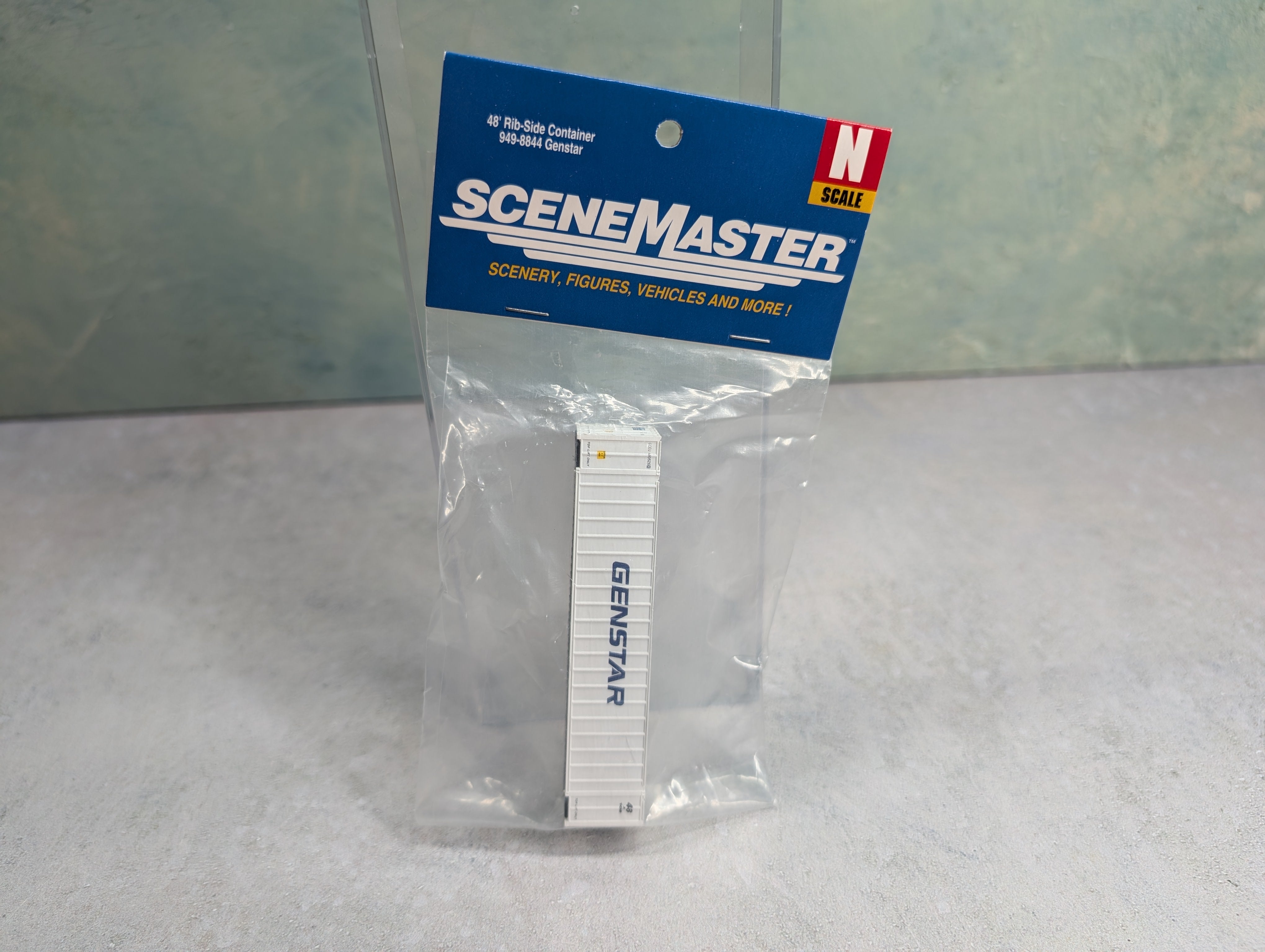 Walthers 949-8844 N Scale 48' Hi-Cube Containers Genstar