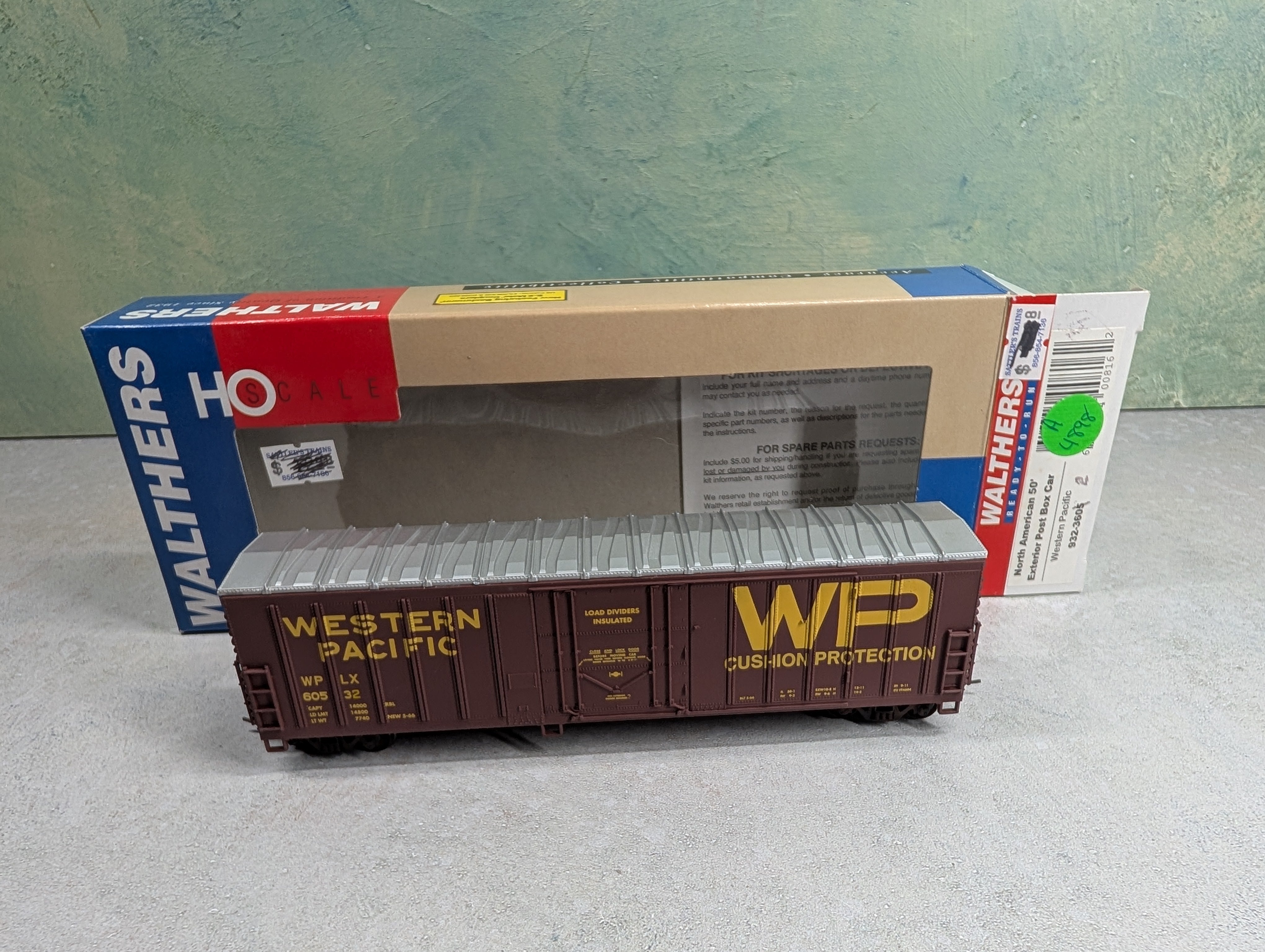 USED Walthers 932-3605 HO Scale North American 50' Exterior Post Box Car Western Pacific #60532