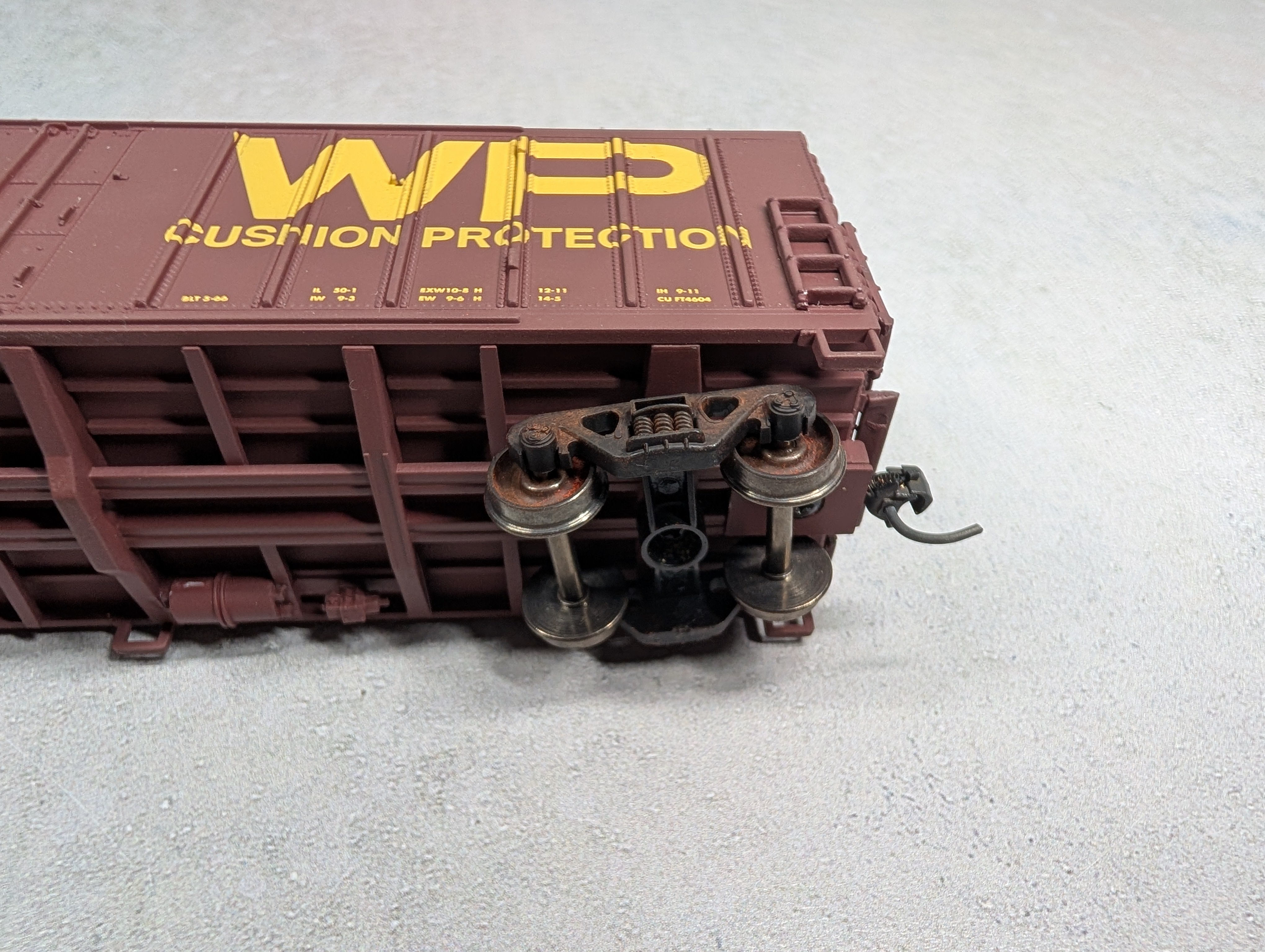 USED Walthers 932-3605 HO Scale North American 50' Exterior Post Box Car Western Pacific #60532