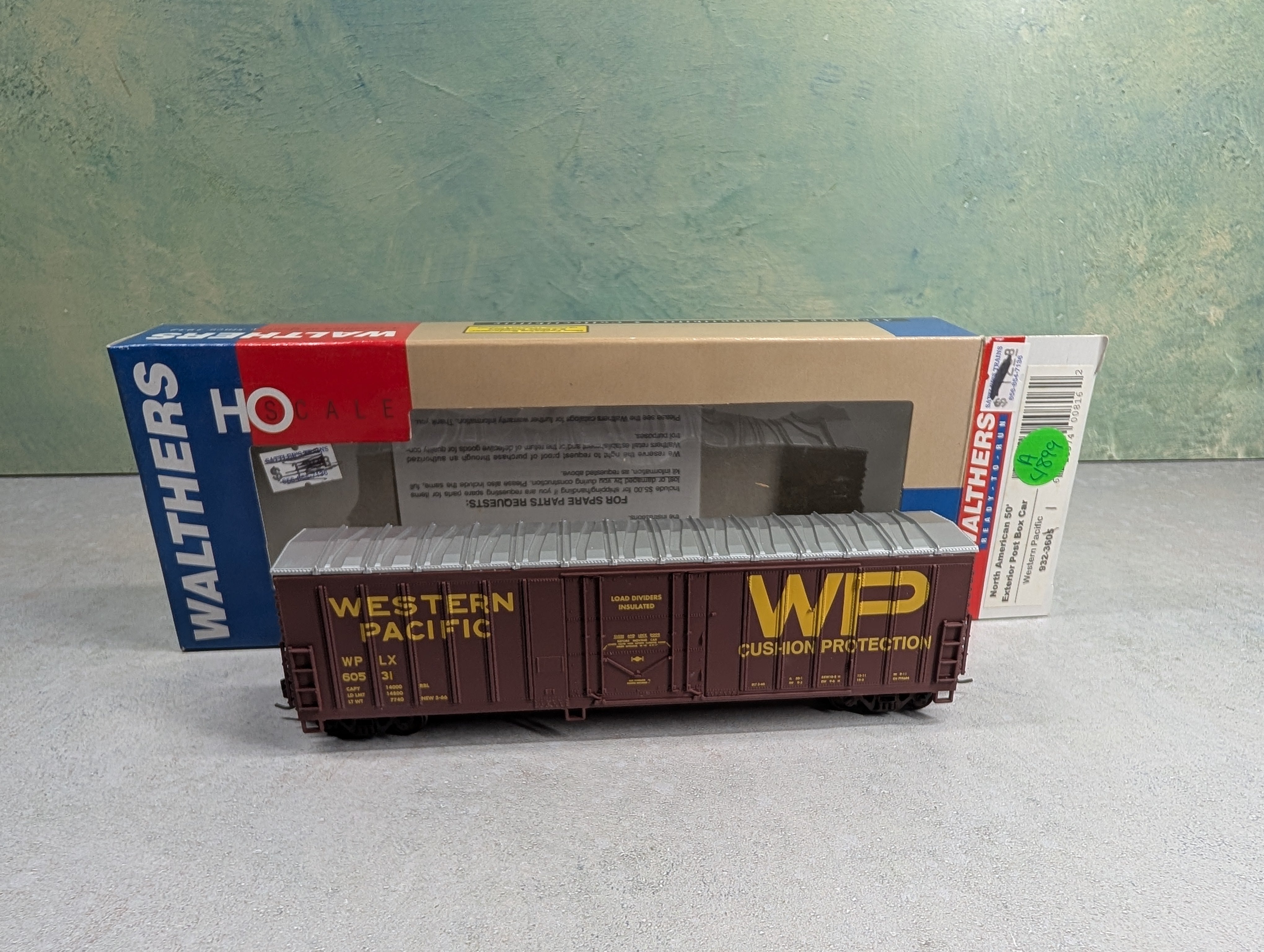 USED Walthers 932-3605 HO Scale North American 50' Exterior Post Box Car Western Pacific #60531