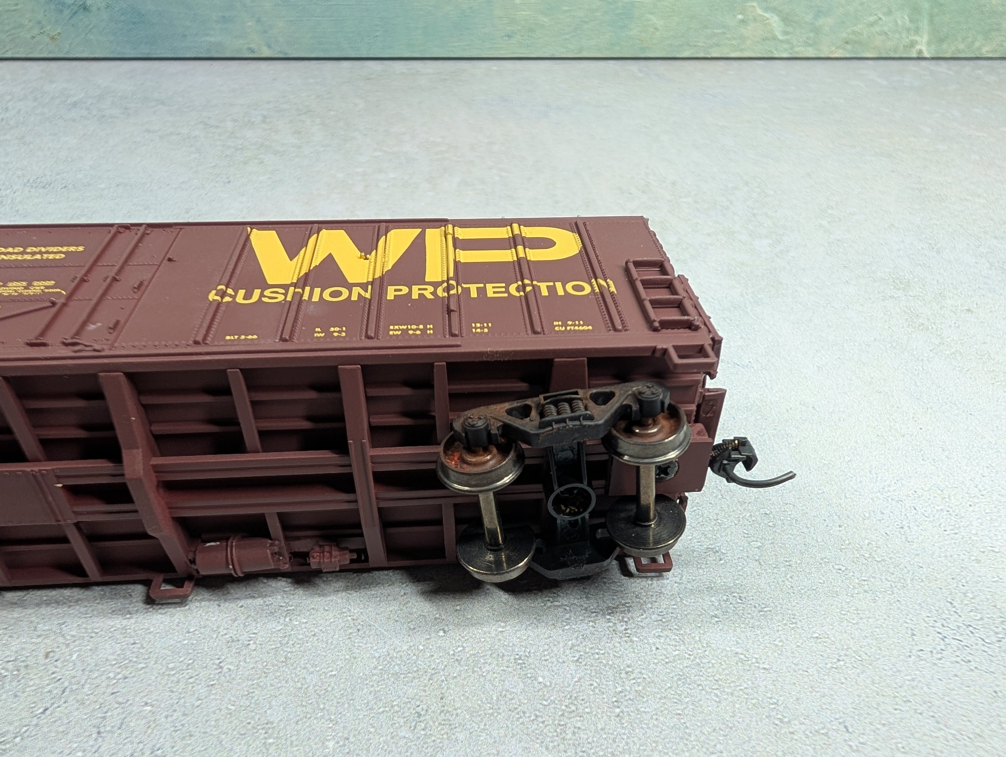 USED Walthers 932-3605 HO Scale North American 50' Exterior Post Box Car Western Pacific #60531