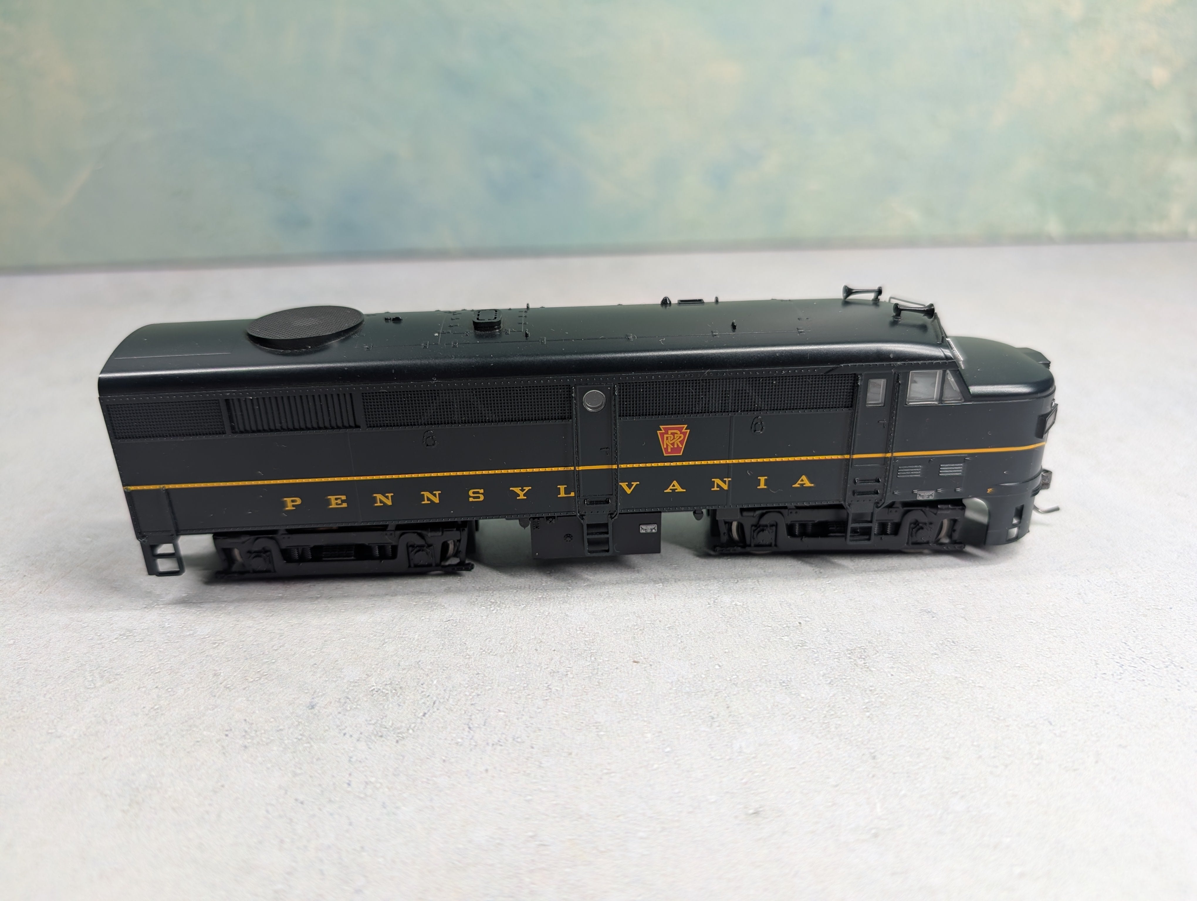 USED Bachmann HO Scale Alco FA2 Diesel Locomotive Pennsylvania Runs Great DCC Sound OnBoard