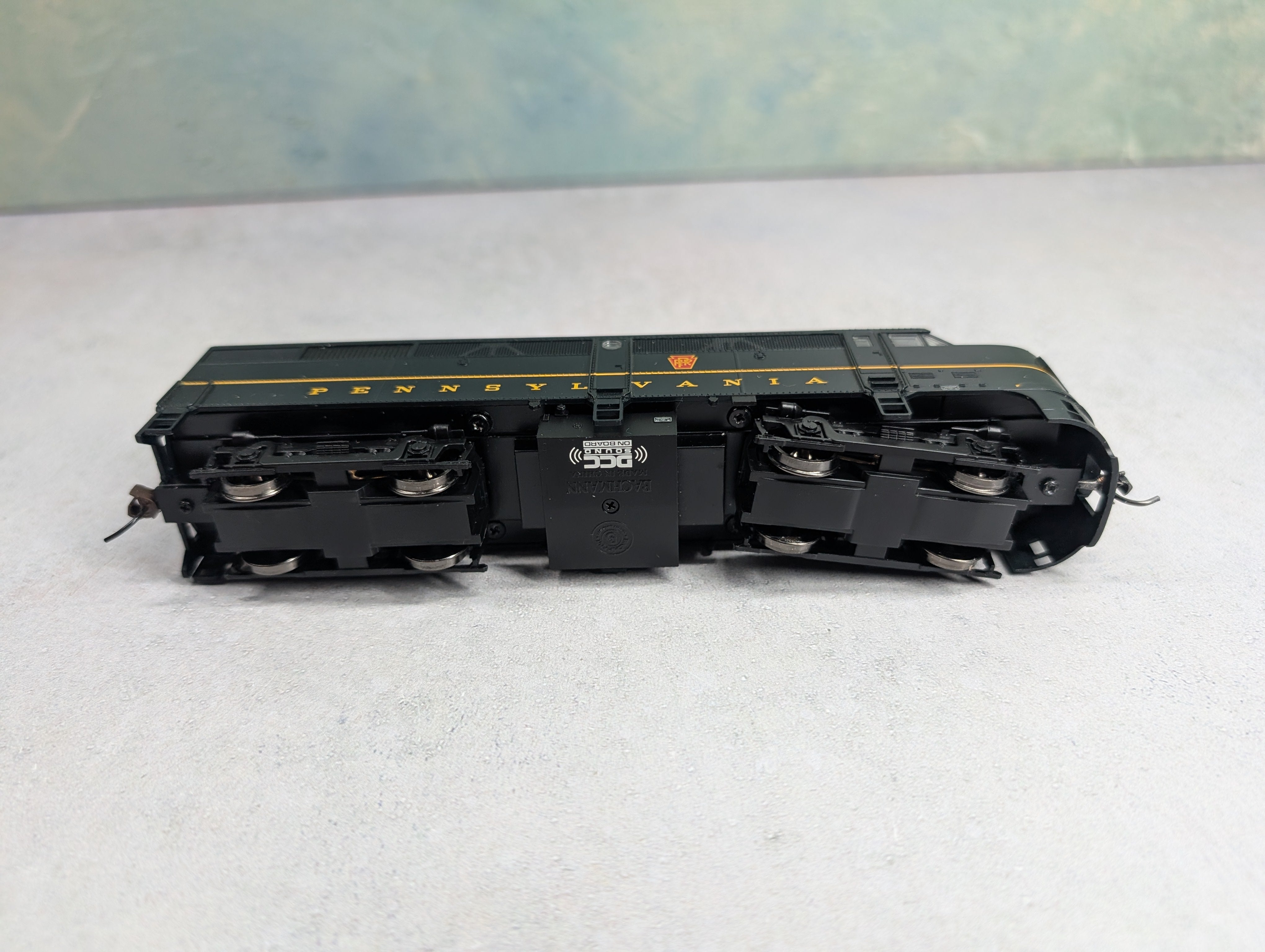 USED Bachmann HO Scale Alco FA2 Diesel Locomotive Pennsylvania Runs Great DCC Sound OnBoard