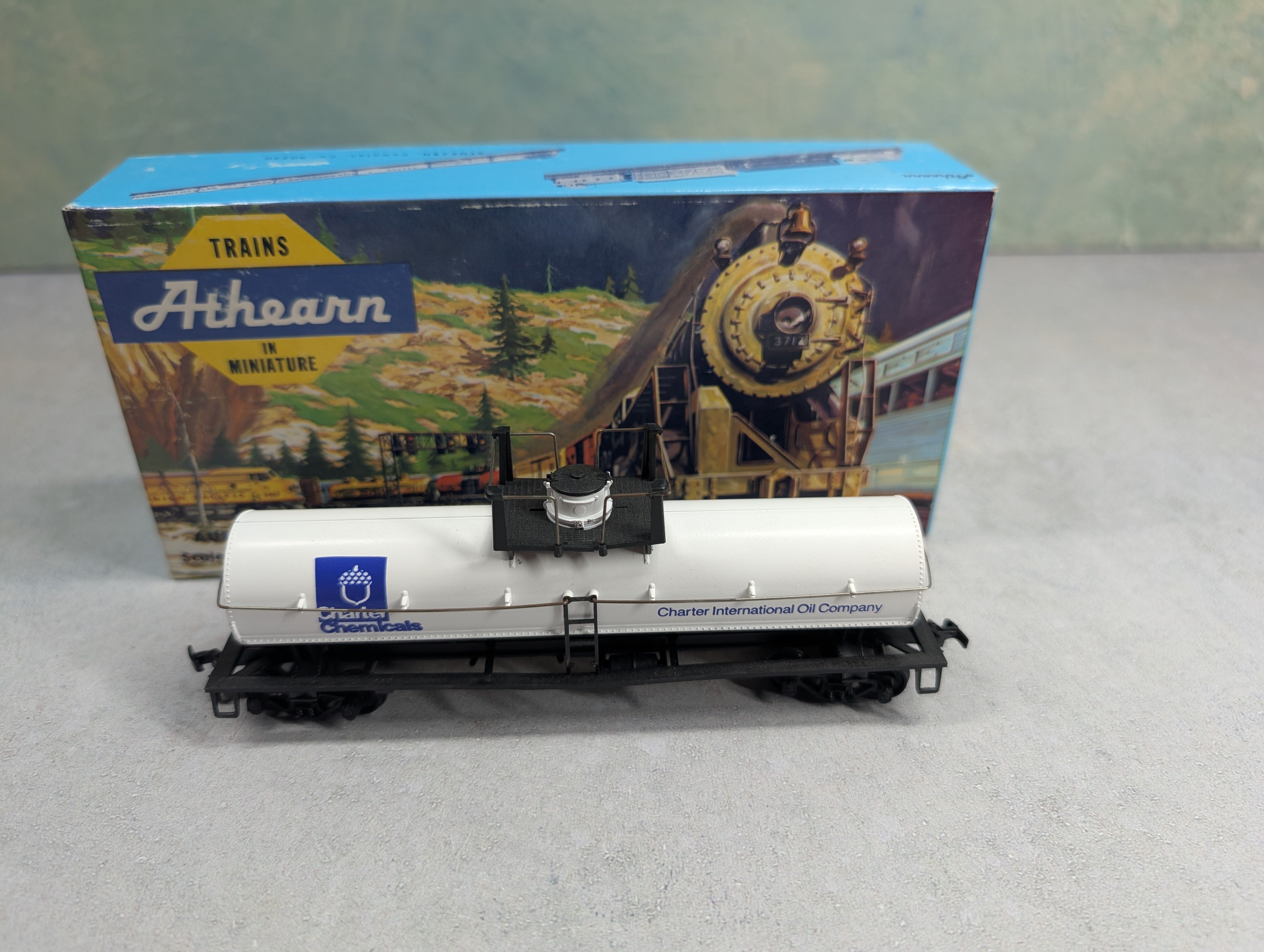 USED Athearn HO Scale Tank Car Charter Chemicals