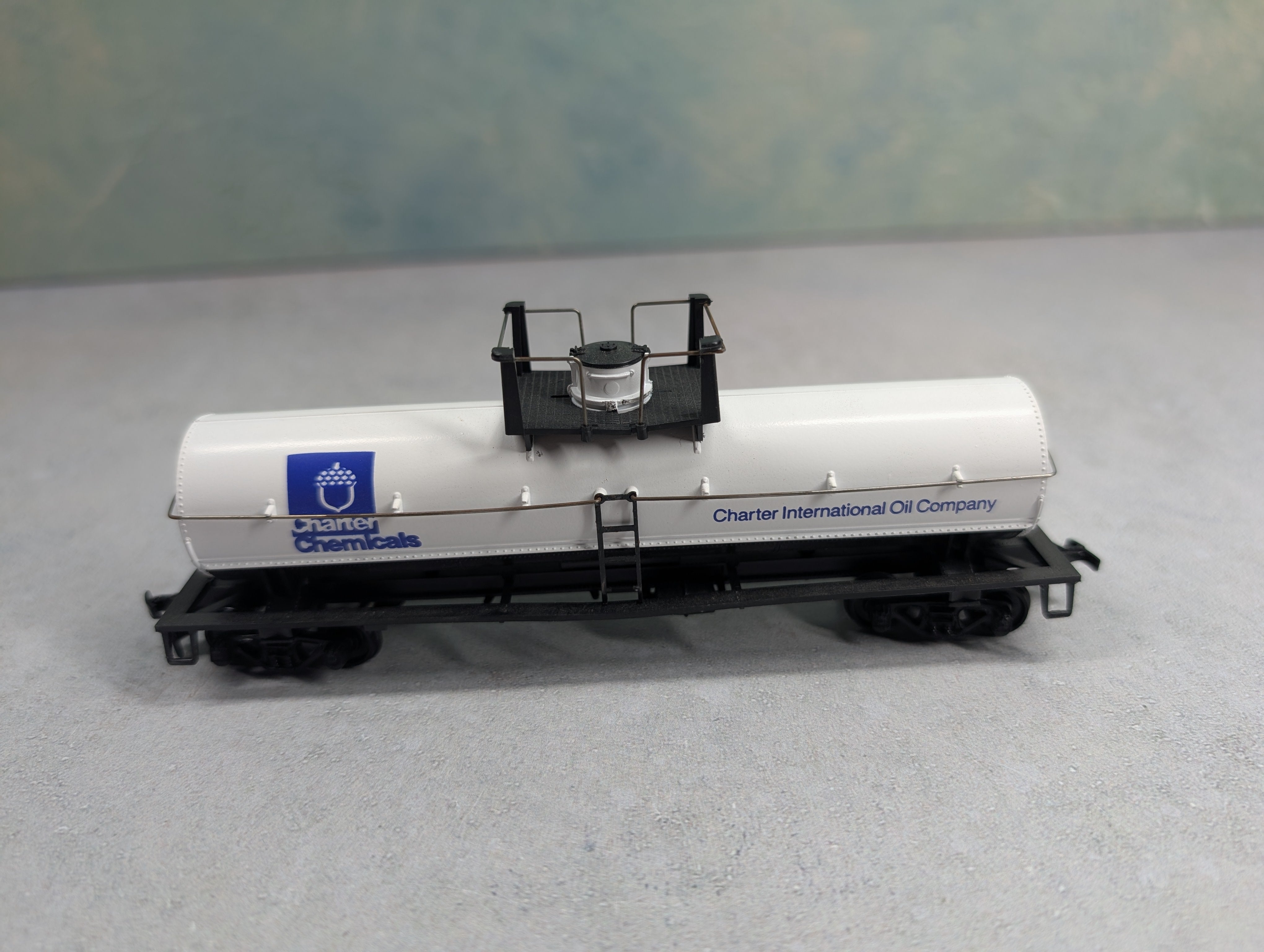 USED Athearn HO Scale Tank Car Charter Chemicals