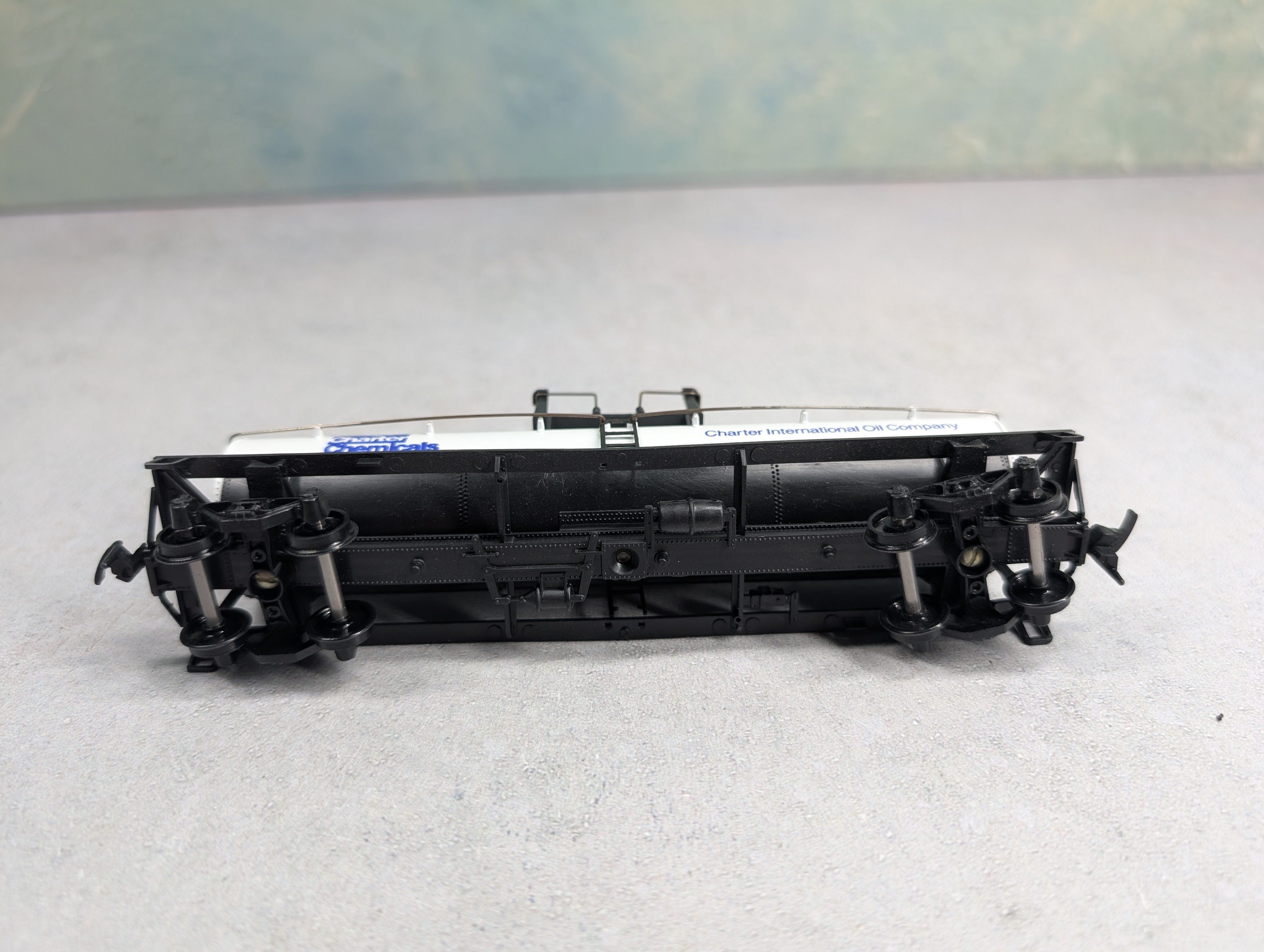 USED Athearn HO Scale Tank Car Charter Chemicals