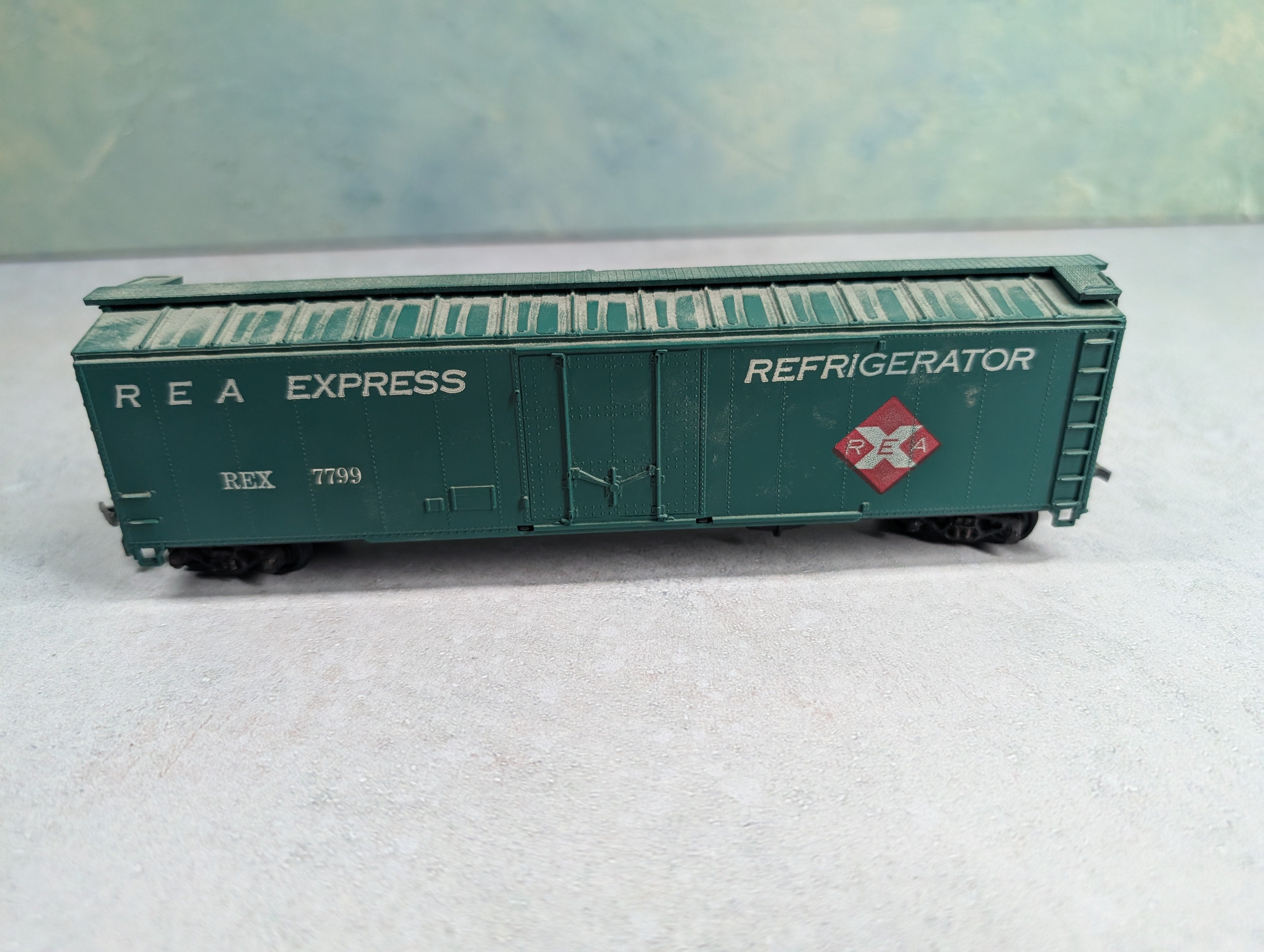 USED HO Scale Box Car REA Express REX #7799