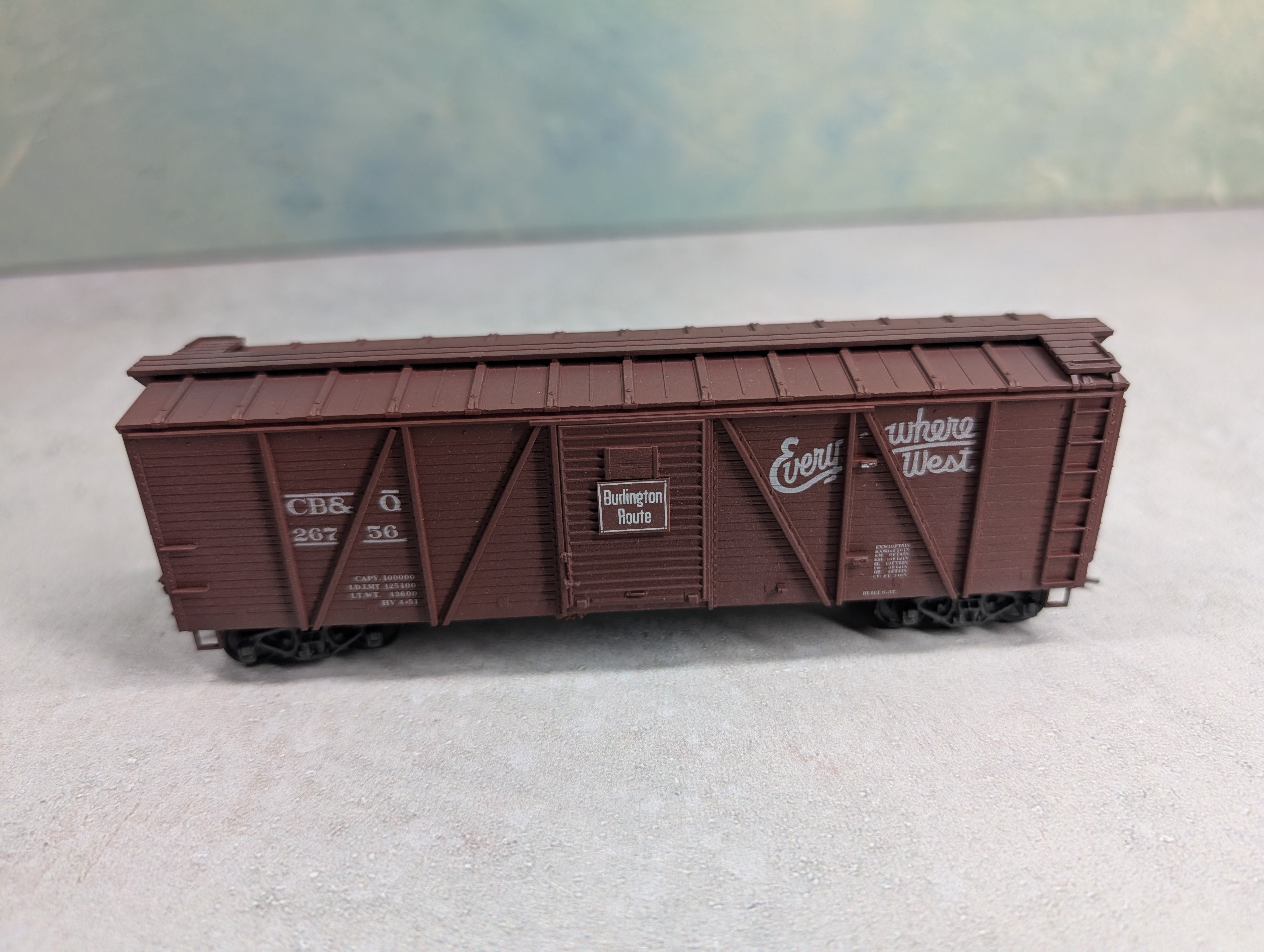 USED Accurail HO Scale XM-30 Wooden Box Car Chicago, Burlington and Quincy CB&Q #26756