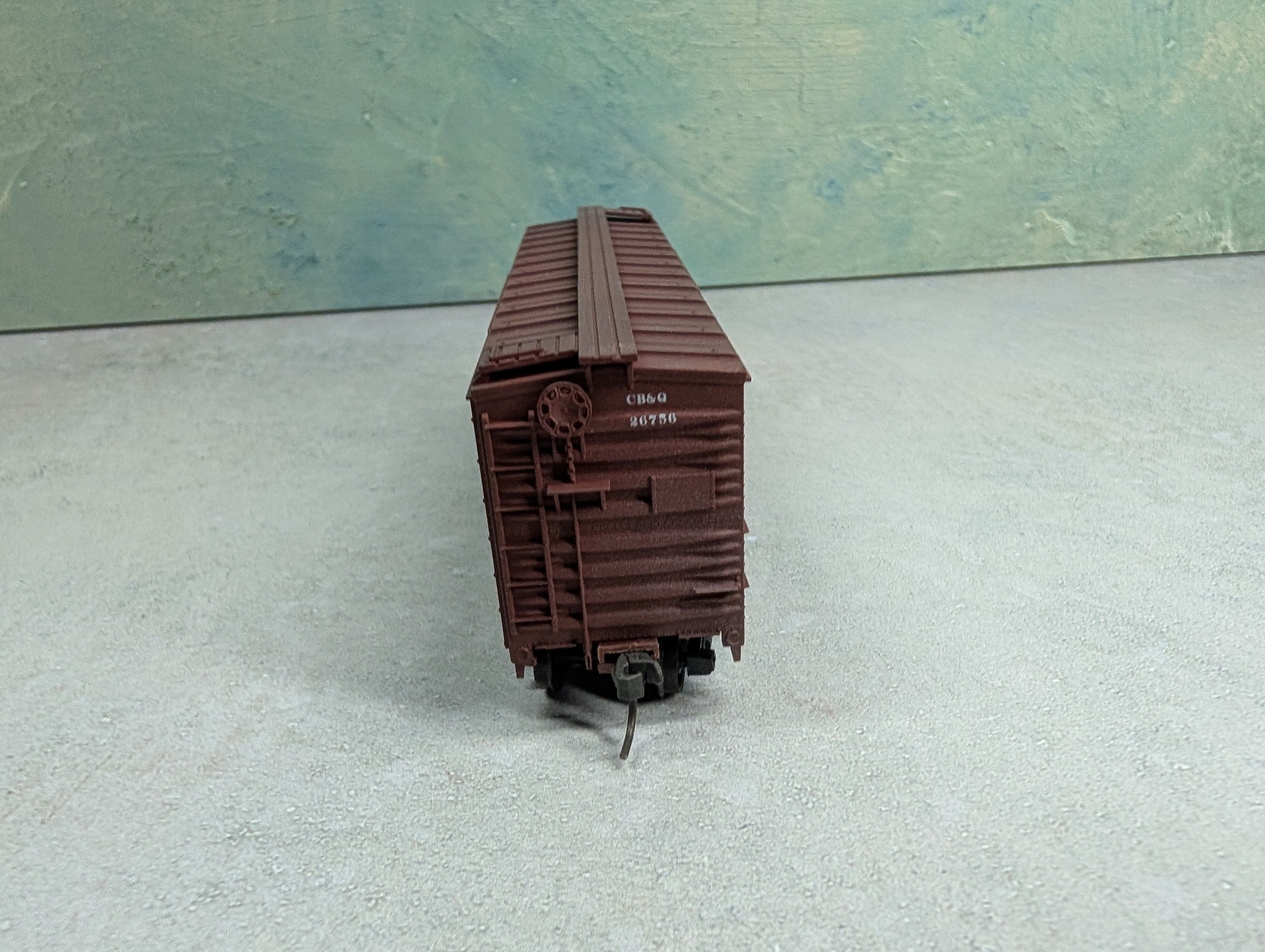 USED Accurail HO Scale XM-30 Wooden Box Car Chicago, Burlington and Quincy CB&Q #26756