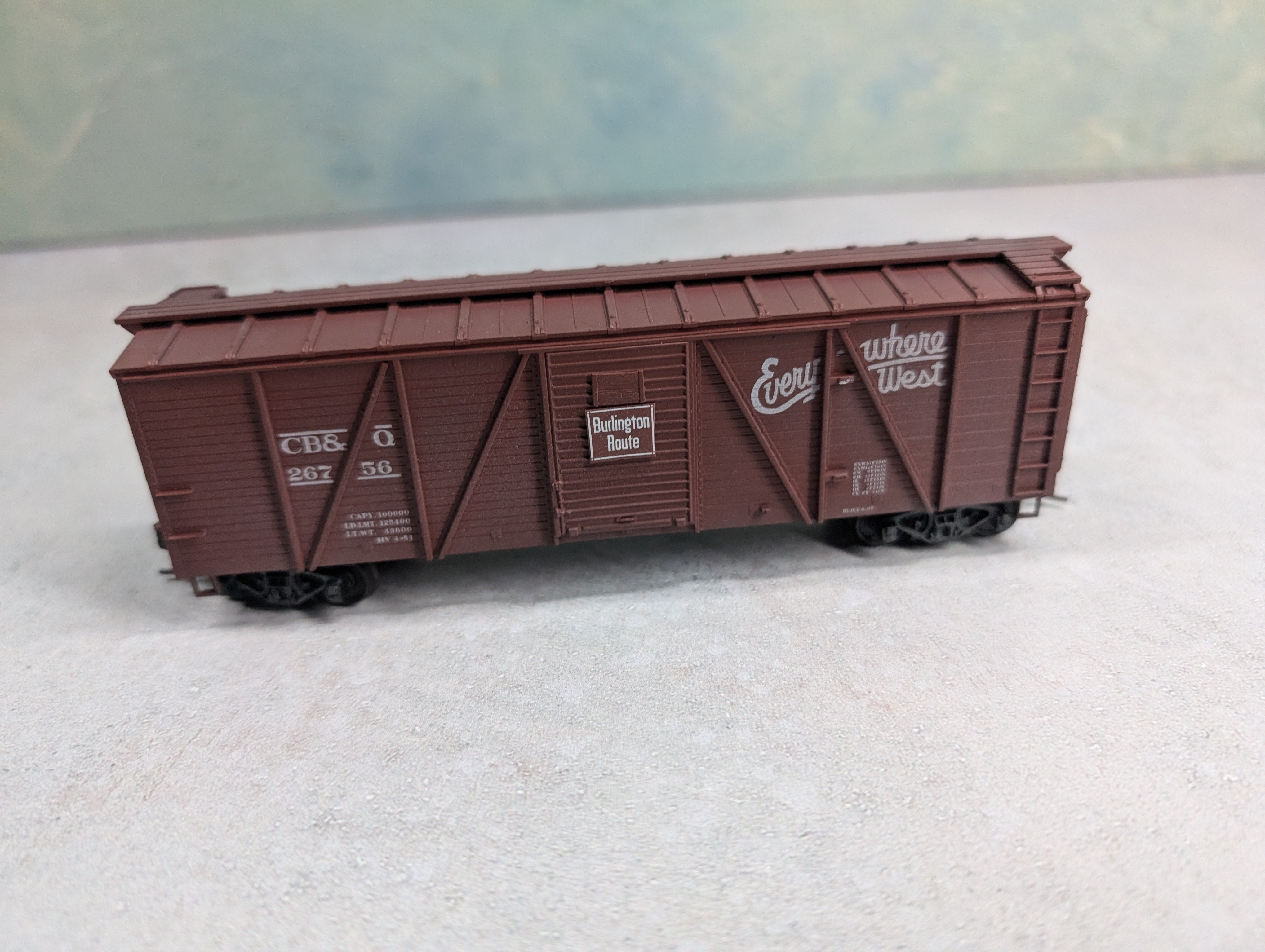 USED Accurail HO Scale XM-30 Wooden Box Car Chicago, Burlington and Quincy CB&Q #26756
