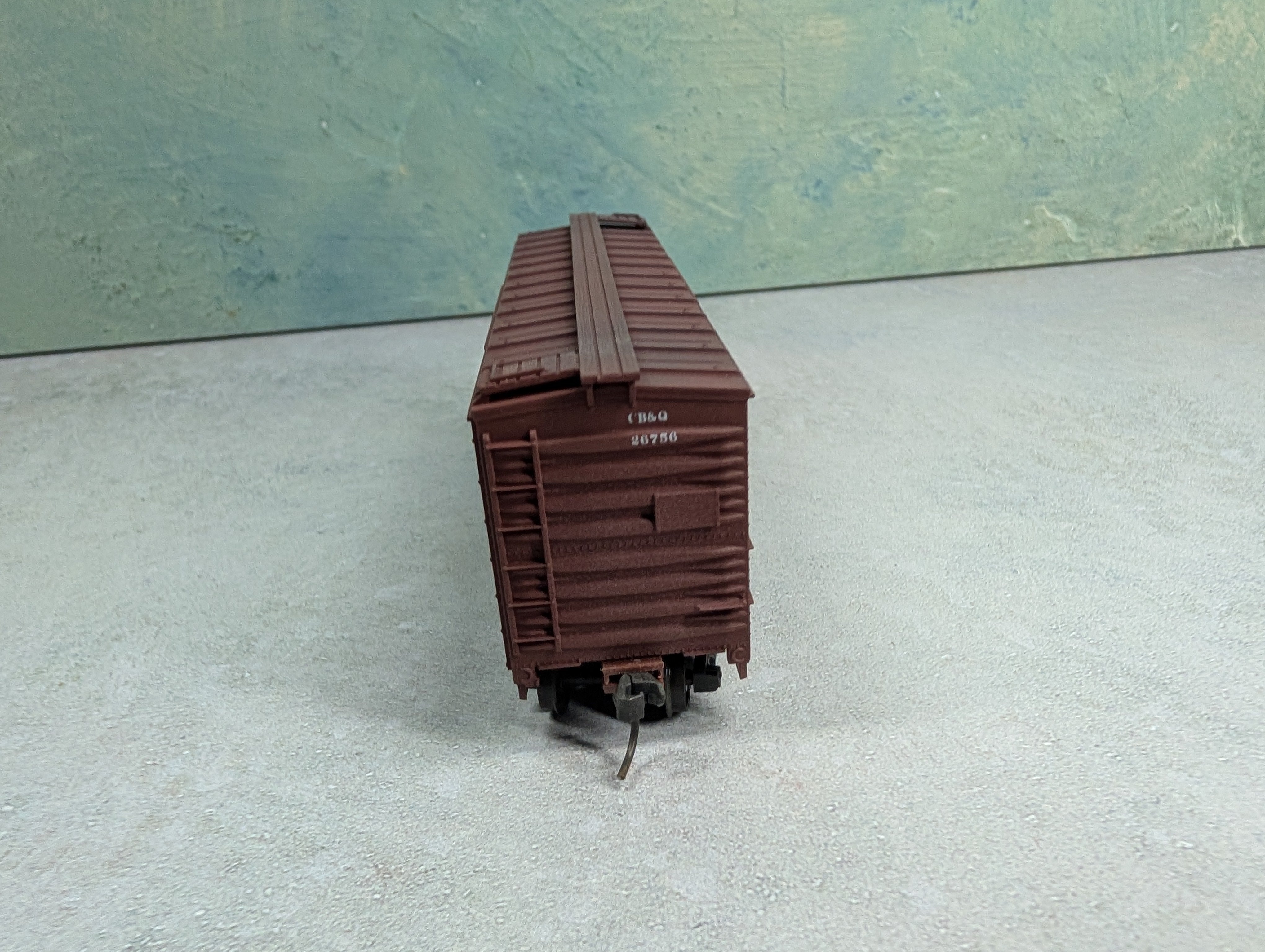 USED Accurail HO Scale XM-30 Wooden Box Car Chicago, Burlington and Quincy CB&Q #26756