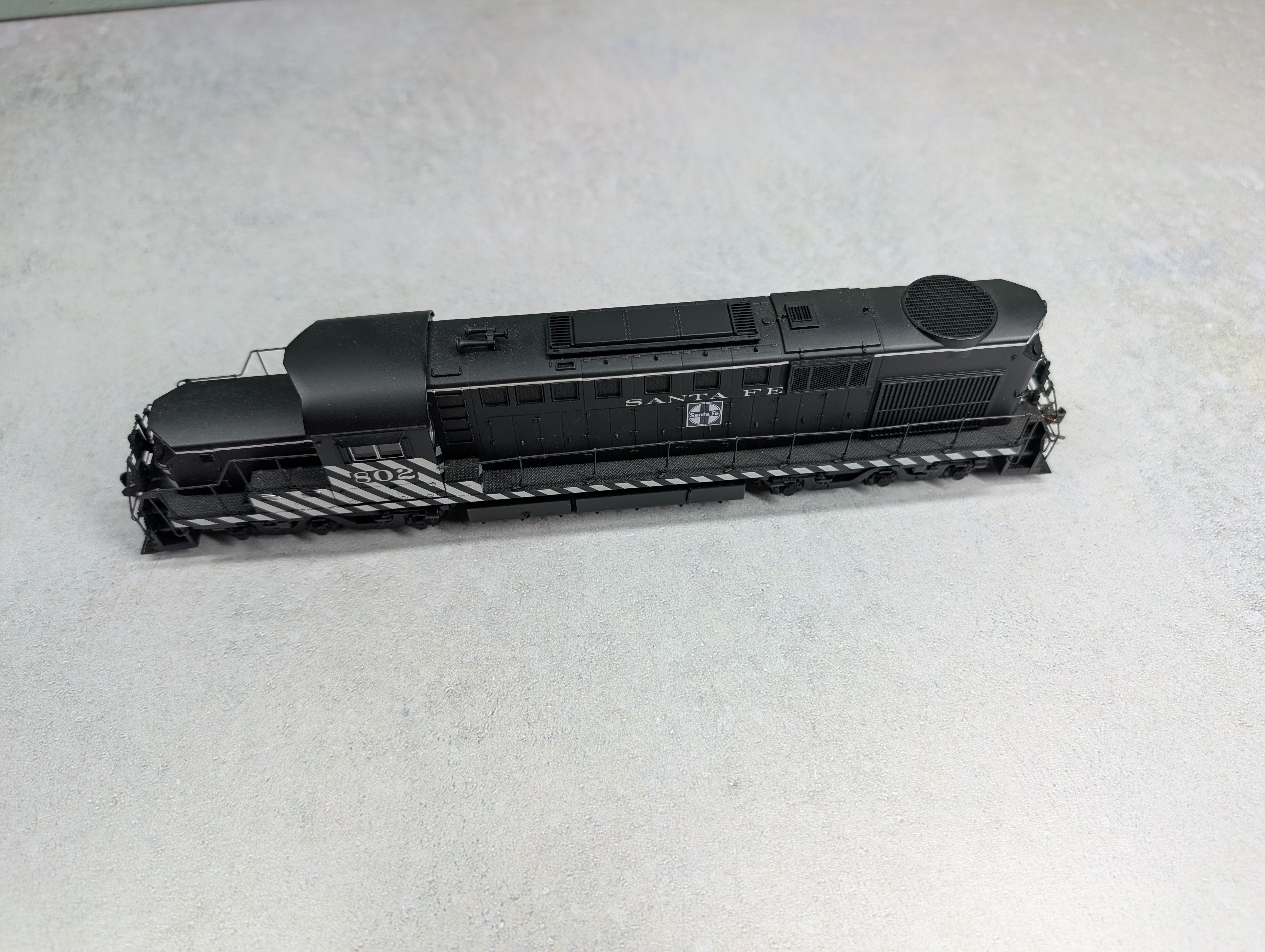 USED Broadway Limited 316 HO Scale Alco RSD-15 Diesel Locomotive Santa Fe ATSF #802 LH Zebra Stripe, Runs Great QSI DCC
