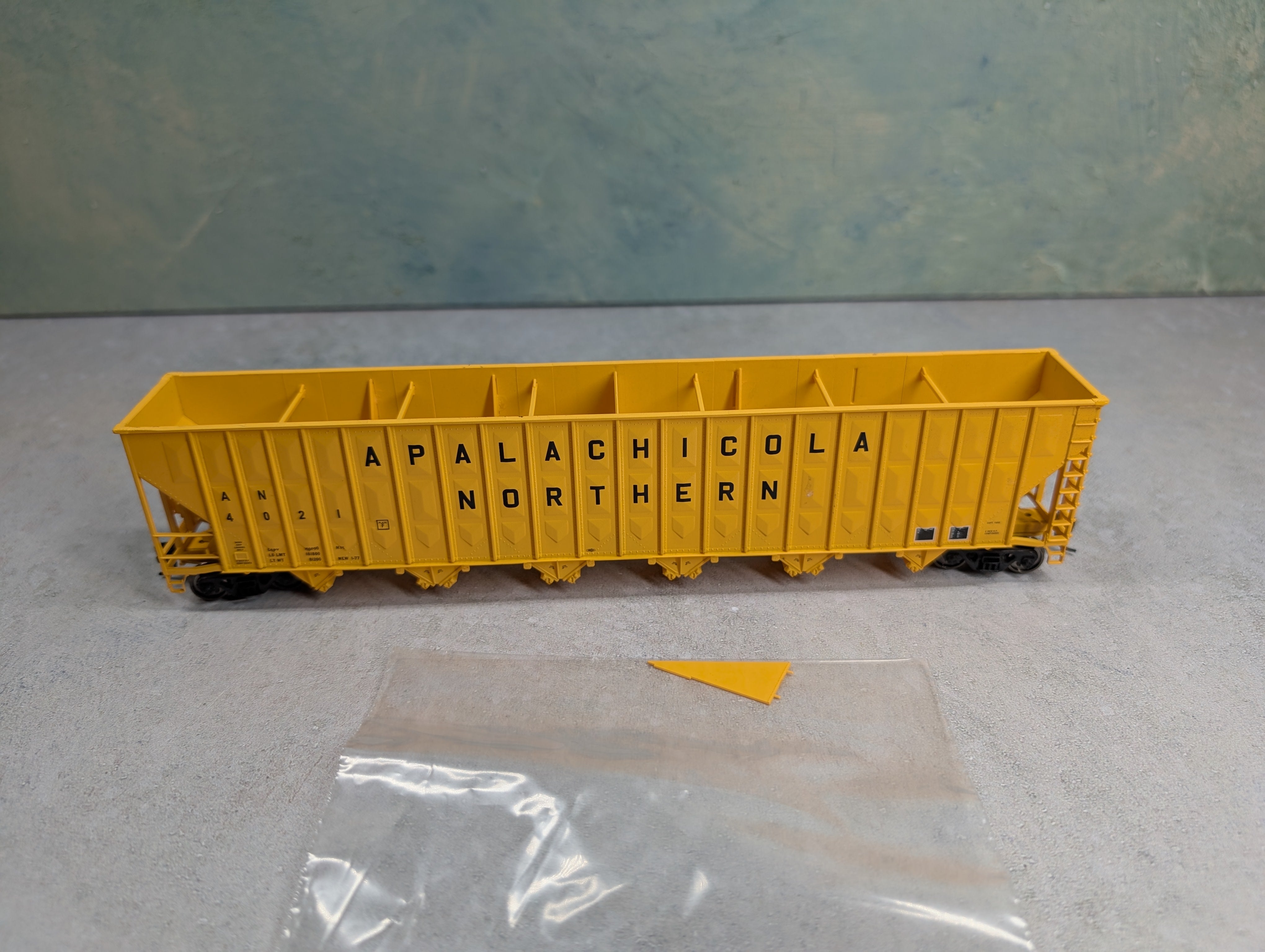 USED Walthers HO Scale Greenville 7k Cubit Foot Wood Chip Car Apalachicola Northern AN #4021