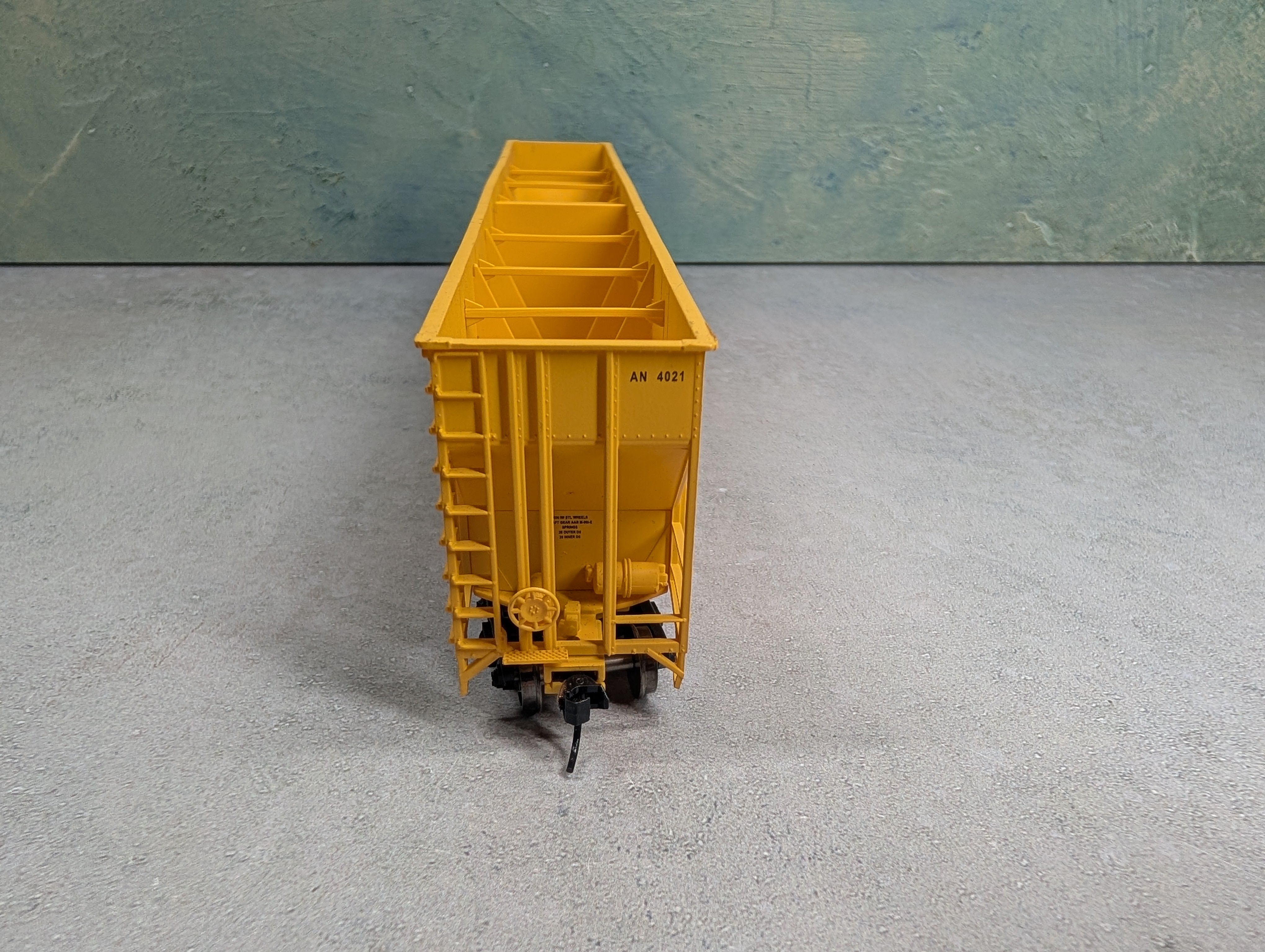 USED Walthers HO Scale Greenville 7k Cubit Foot Wood Chip Car Apalachicola Northern AN #4021