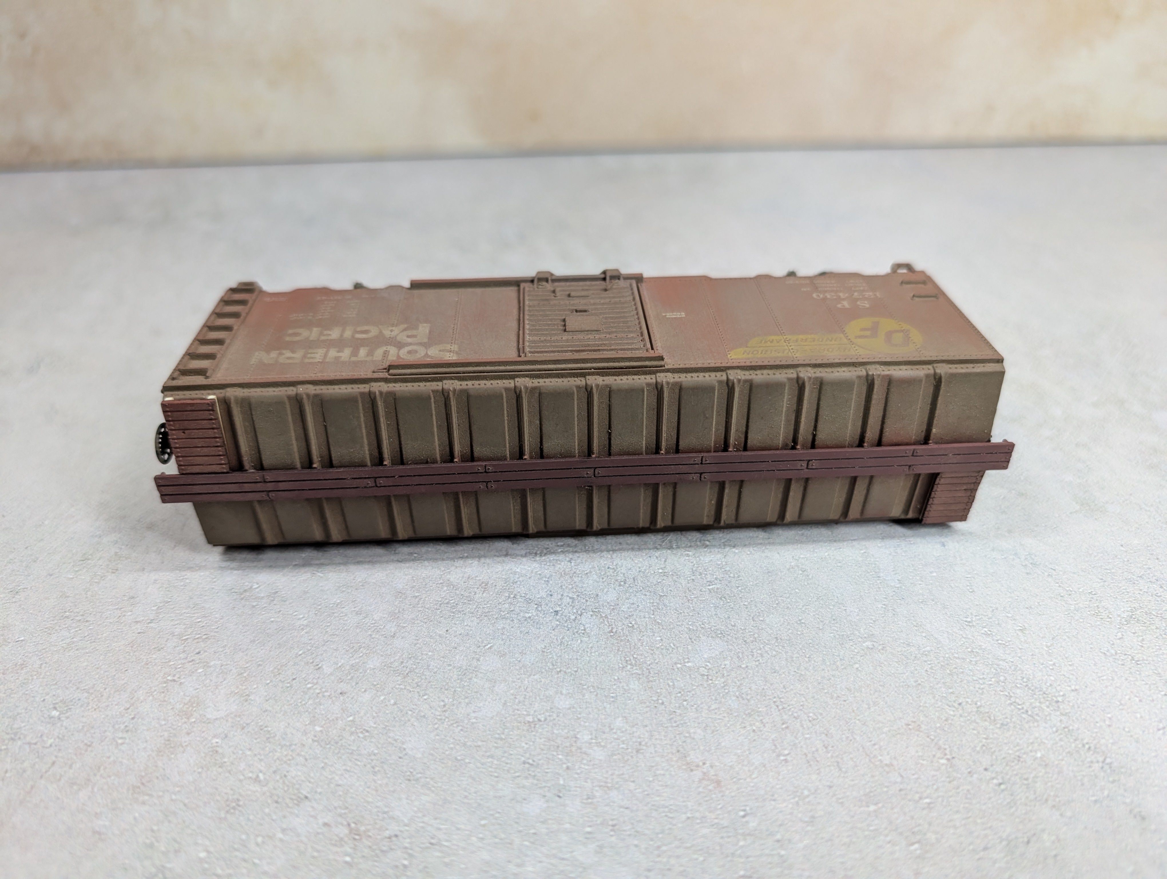 USED Athearn HO Scale 40' Box Car Southern Pacific SP #127430 Weathered