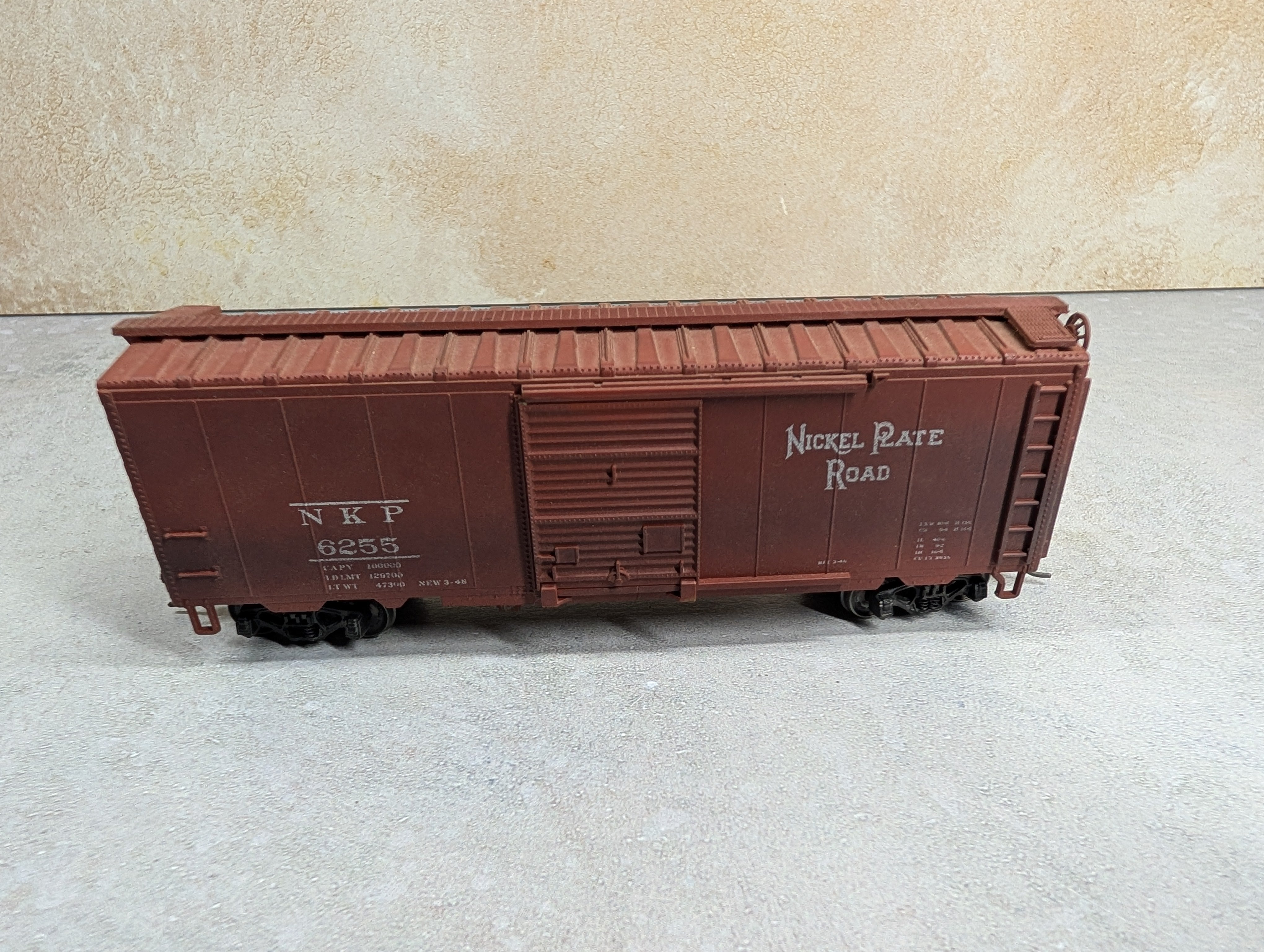 USED Walthers HO Scale 40' Box Car Nickel Plate Road NKP #6255 Beautiful Weathering