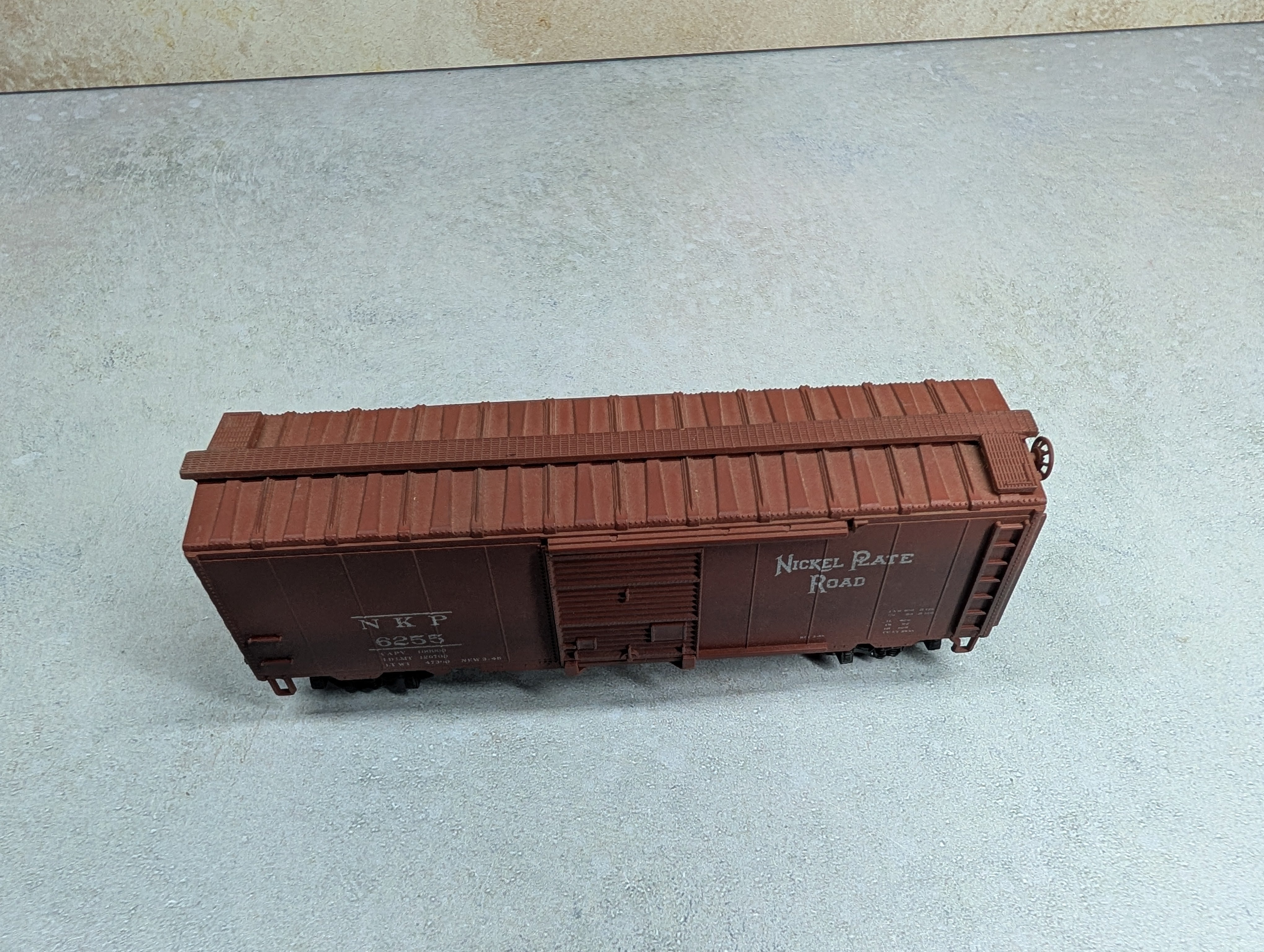 USED Walthers HO Scale 40' Box Car Nickel Plate Road NKP #6255 Beautiful Weathering