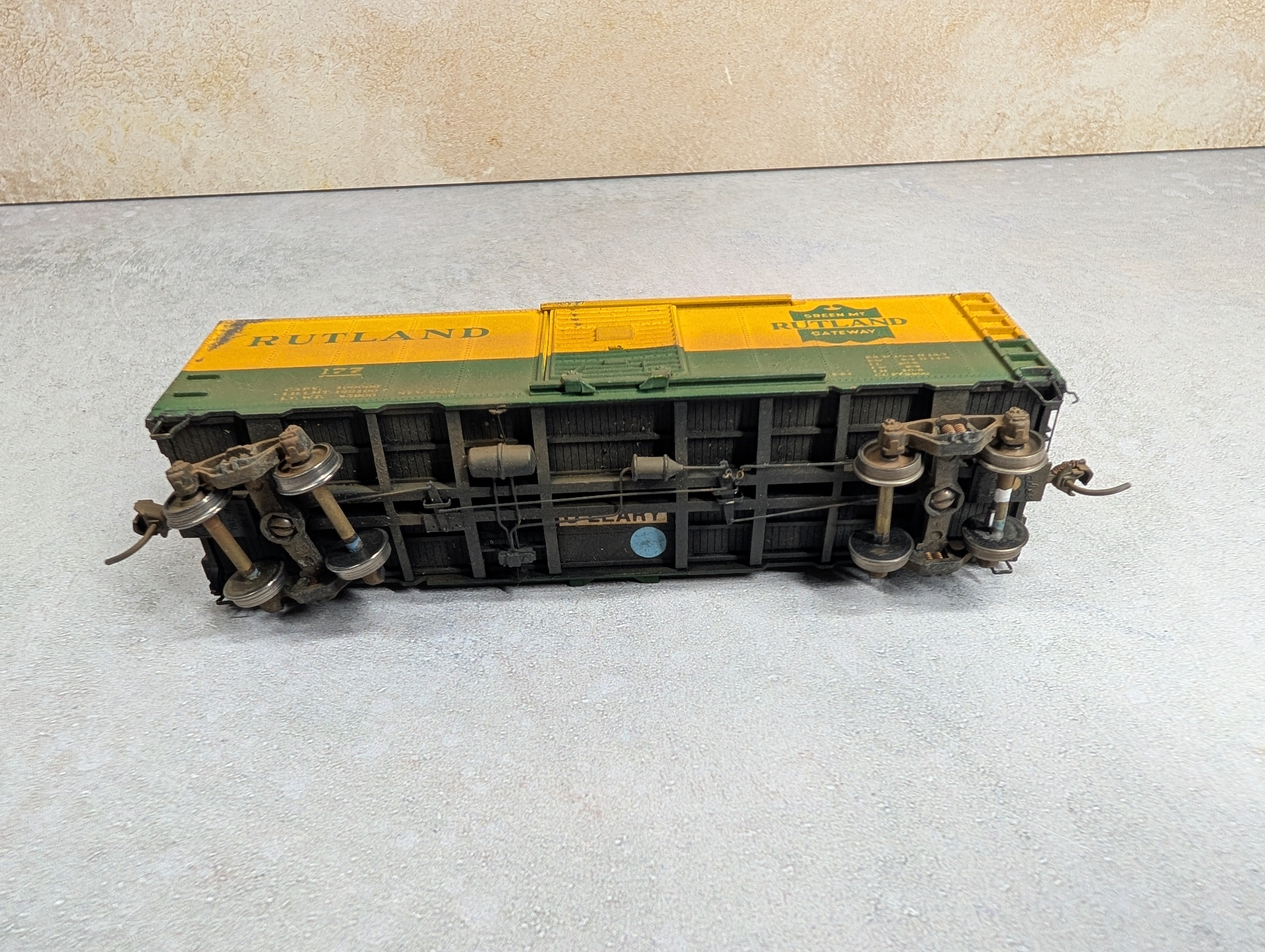 USED HO Scale 40' Box Car Rutland #177 Beautiful Weathering