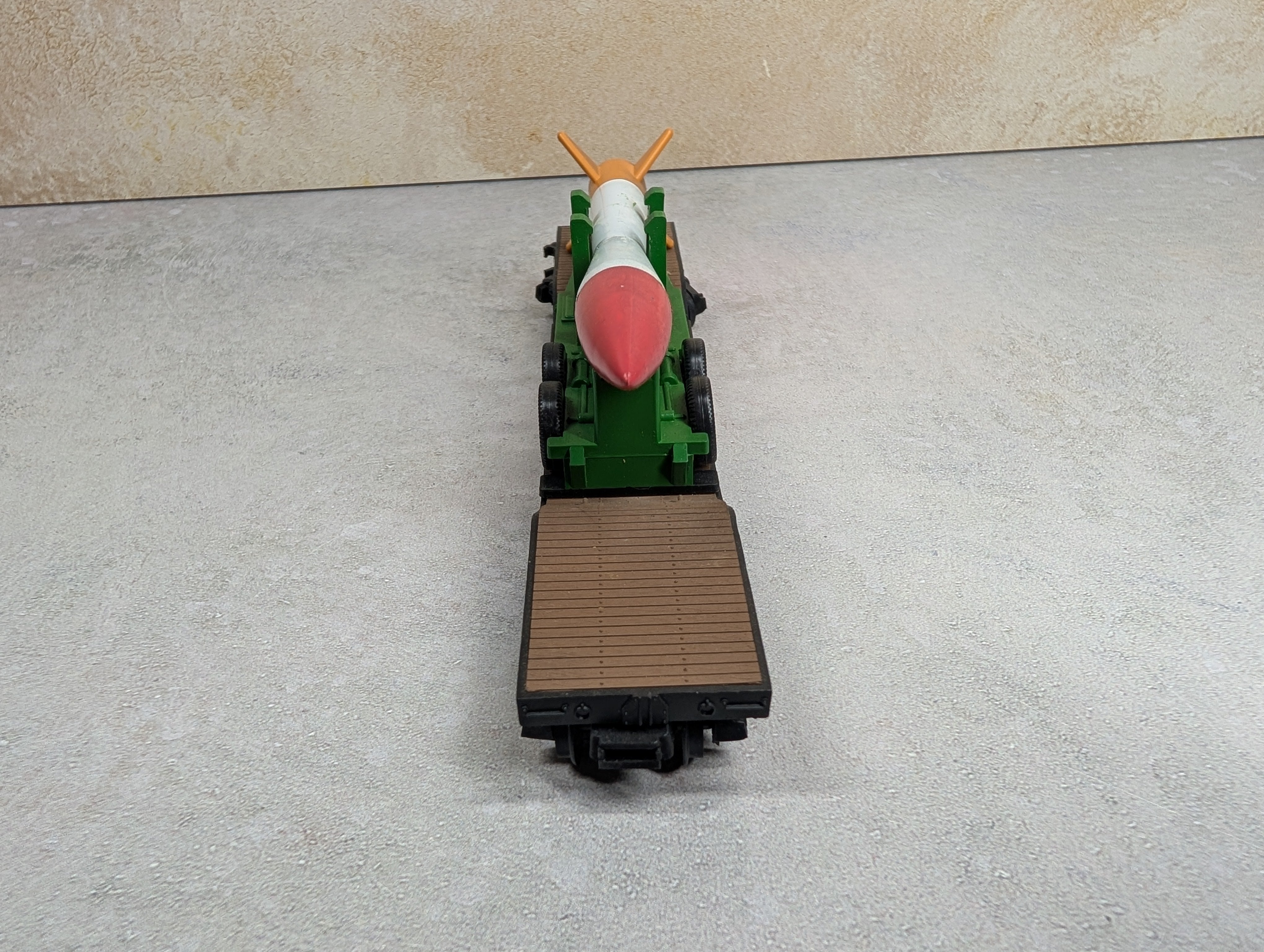 USED Bachmann HO Scale Center Depressed Flat Car w/ USAF Missile