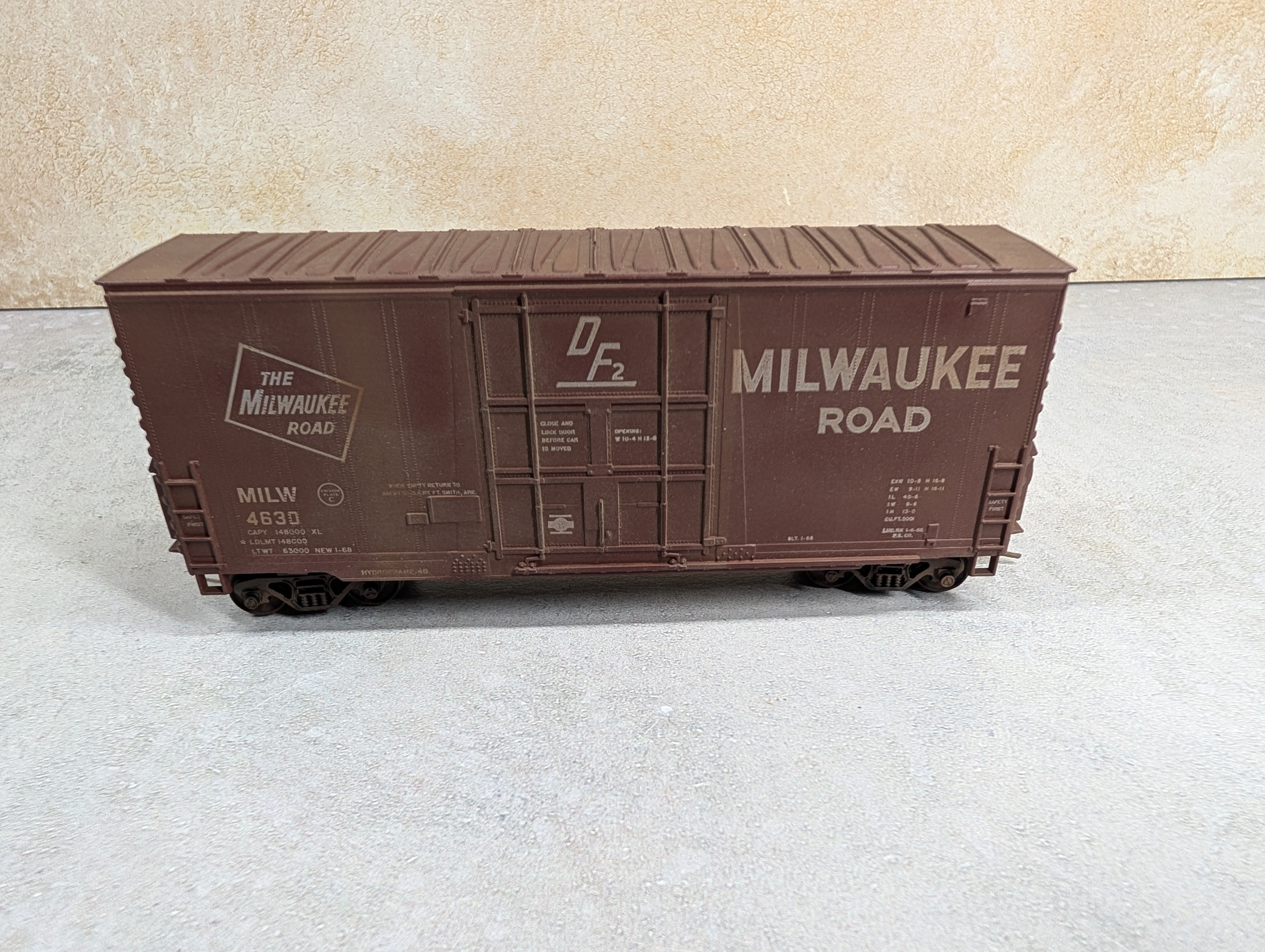 USED Athearn HO Scale 40' HI-Cube Box Car Milwaukee Road MILW #4630 Beautiful Weathering