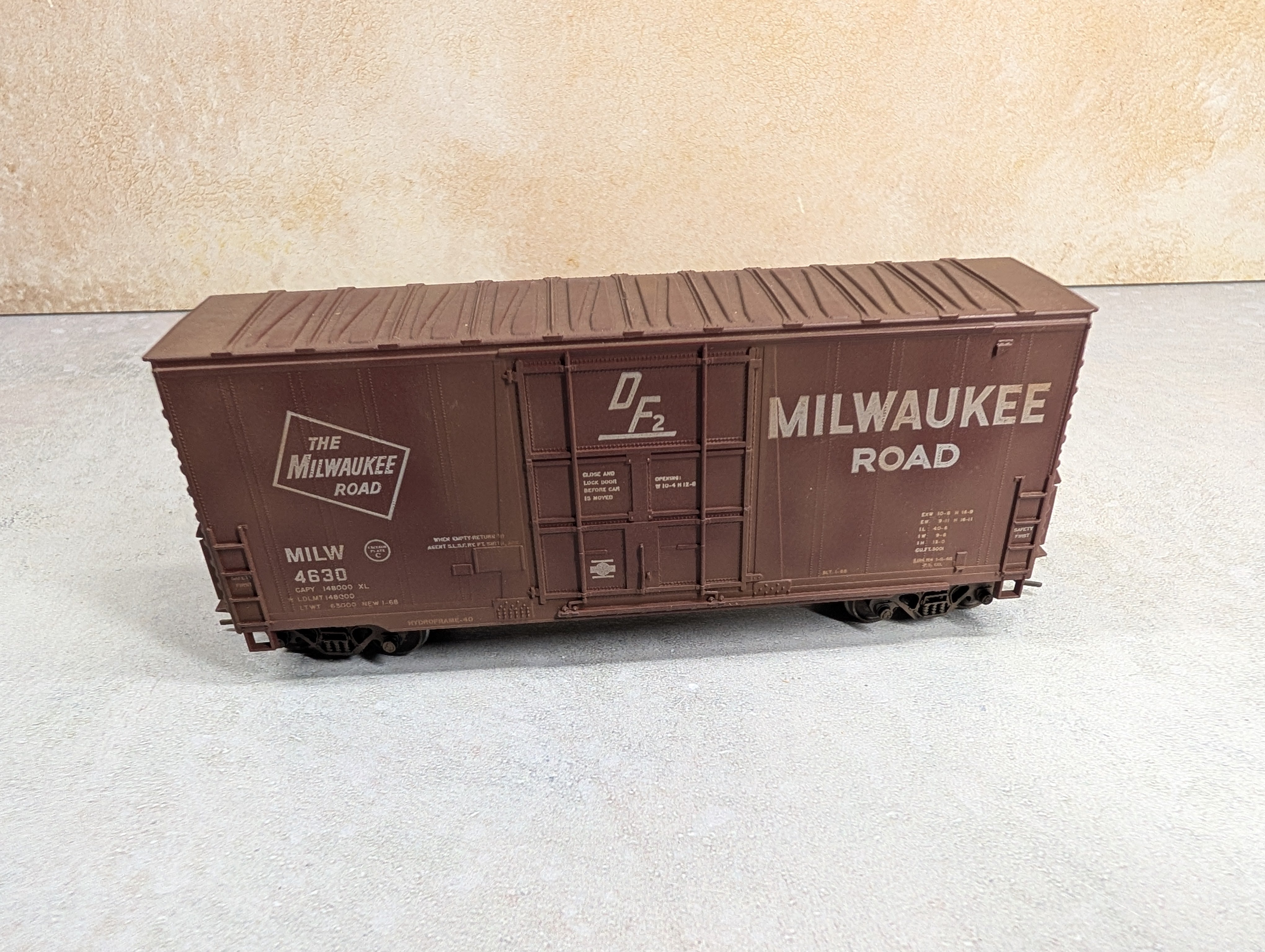 USED Athearn HO Scale 40' HI-Cube Box Car Milwaukee Road MILW #4630 Beautiful Weathering