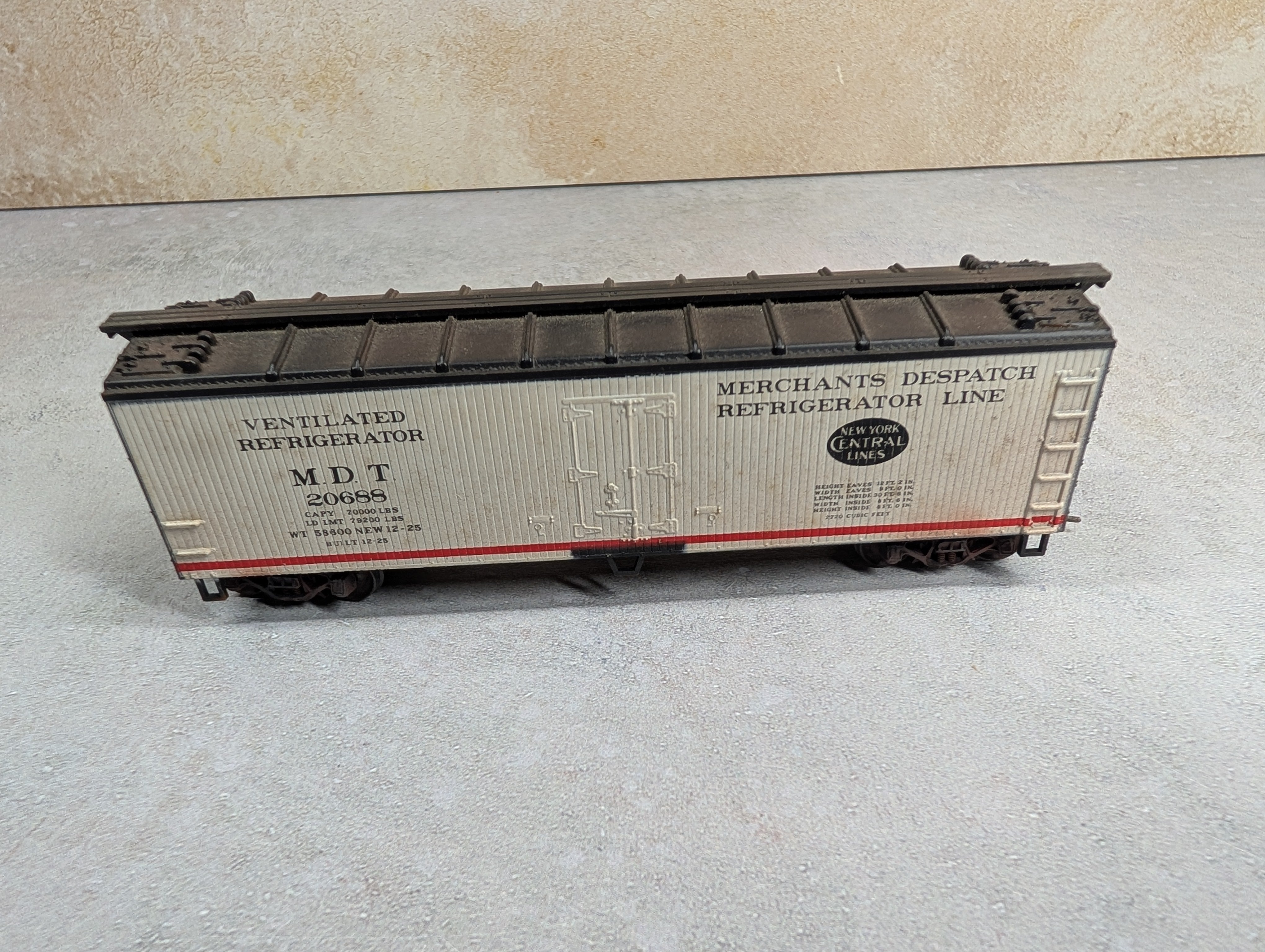 USED Walthers HO Scale 40' Box Car Merchants Despatch MDT #20688 Beautiful Weathering